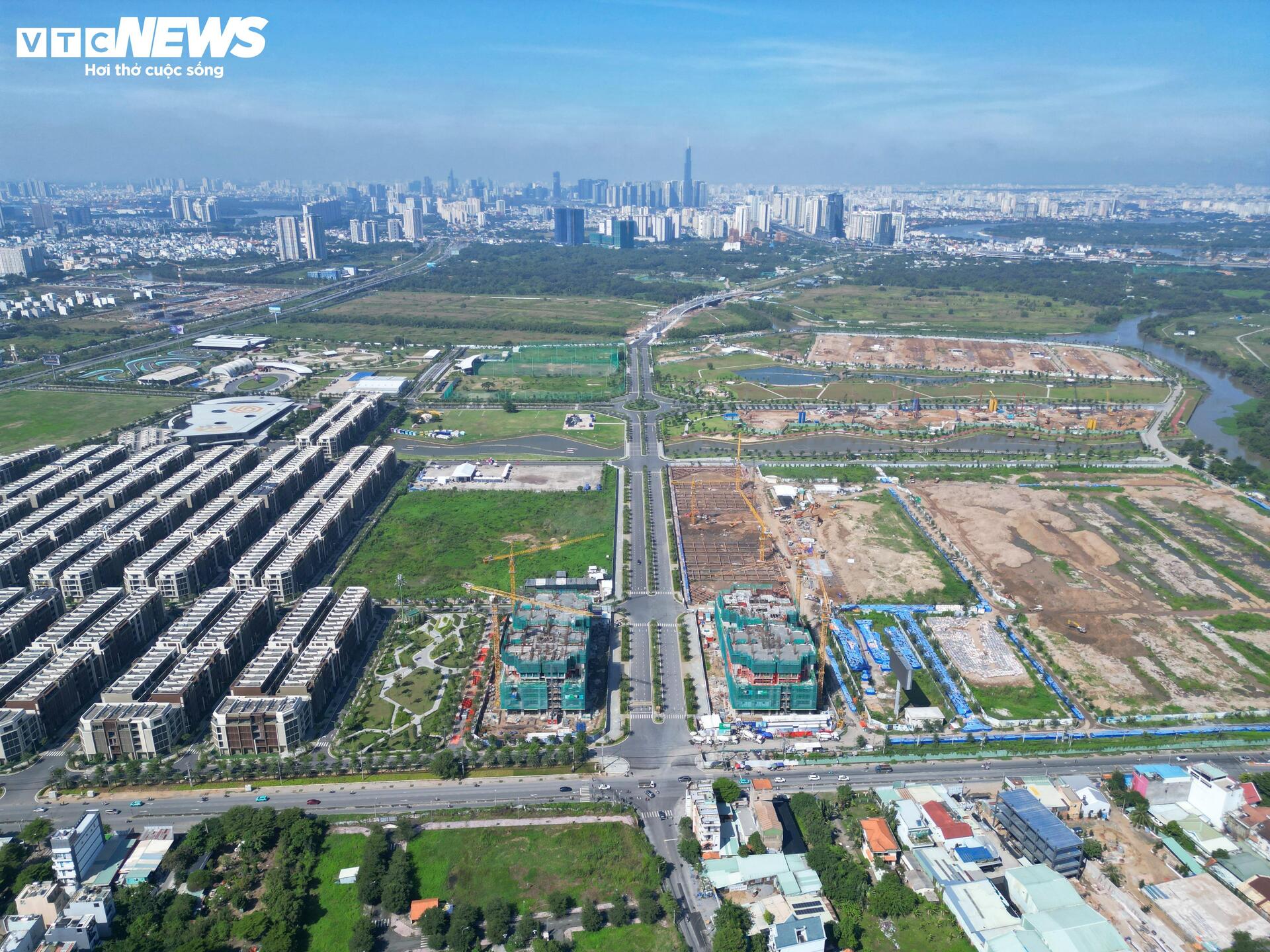 Cận cảnh đường Liên Phường sắp về đích, giảm áp lực giao thông khu Đông TP.HCM - 1