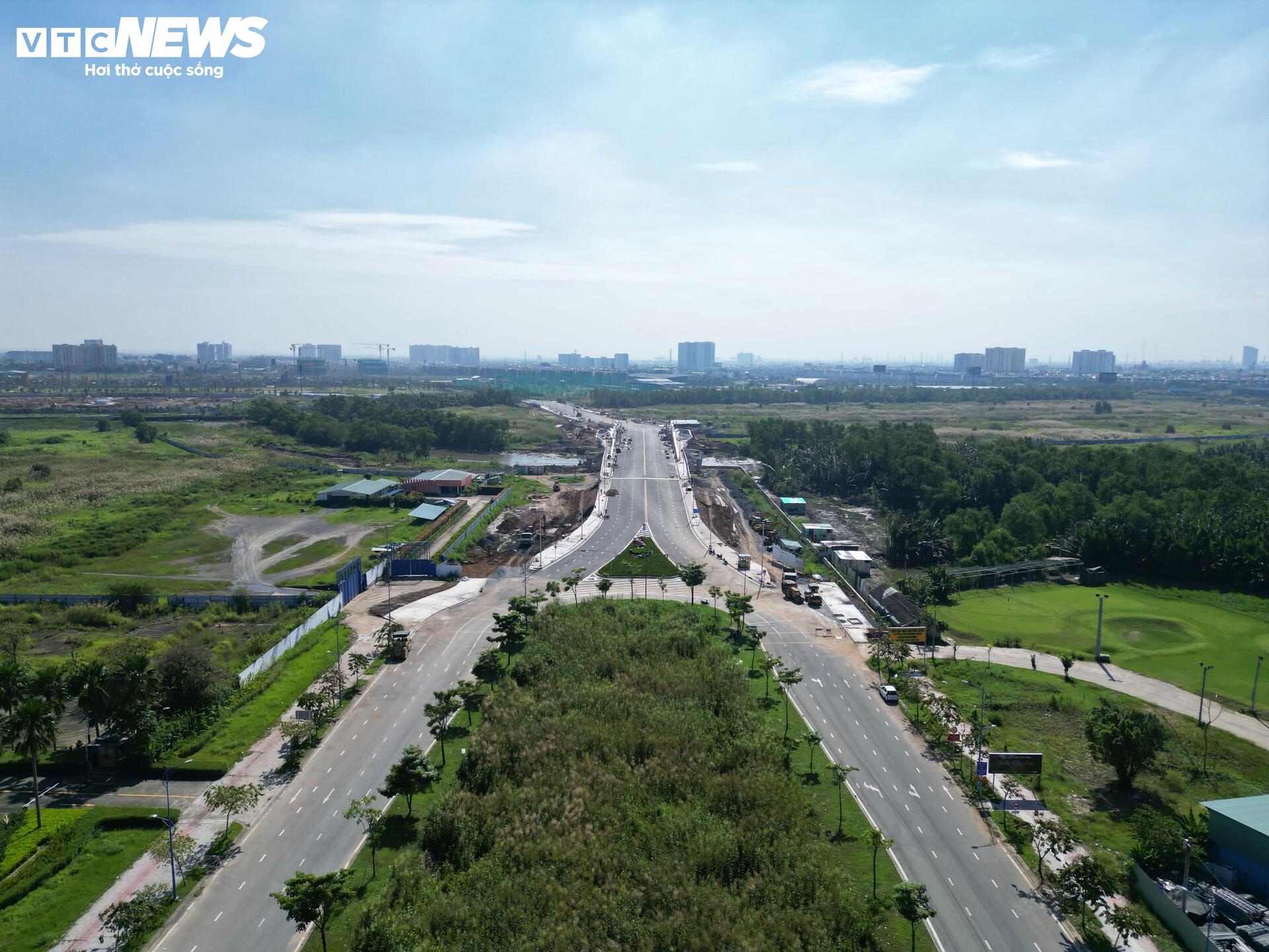 Cận cảnh đường Liên Phường sắp về đích, giảm áp lực giao thông khu Đông TP.HCM - 9