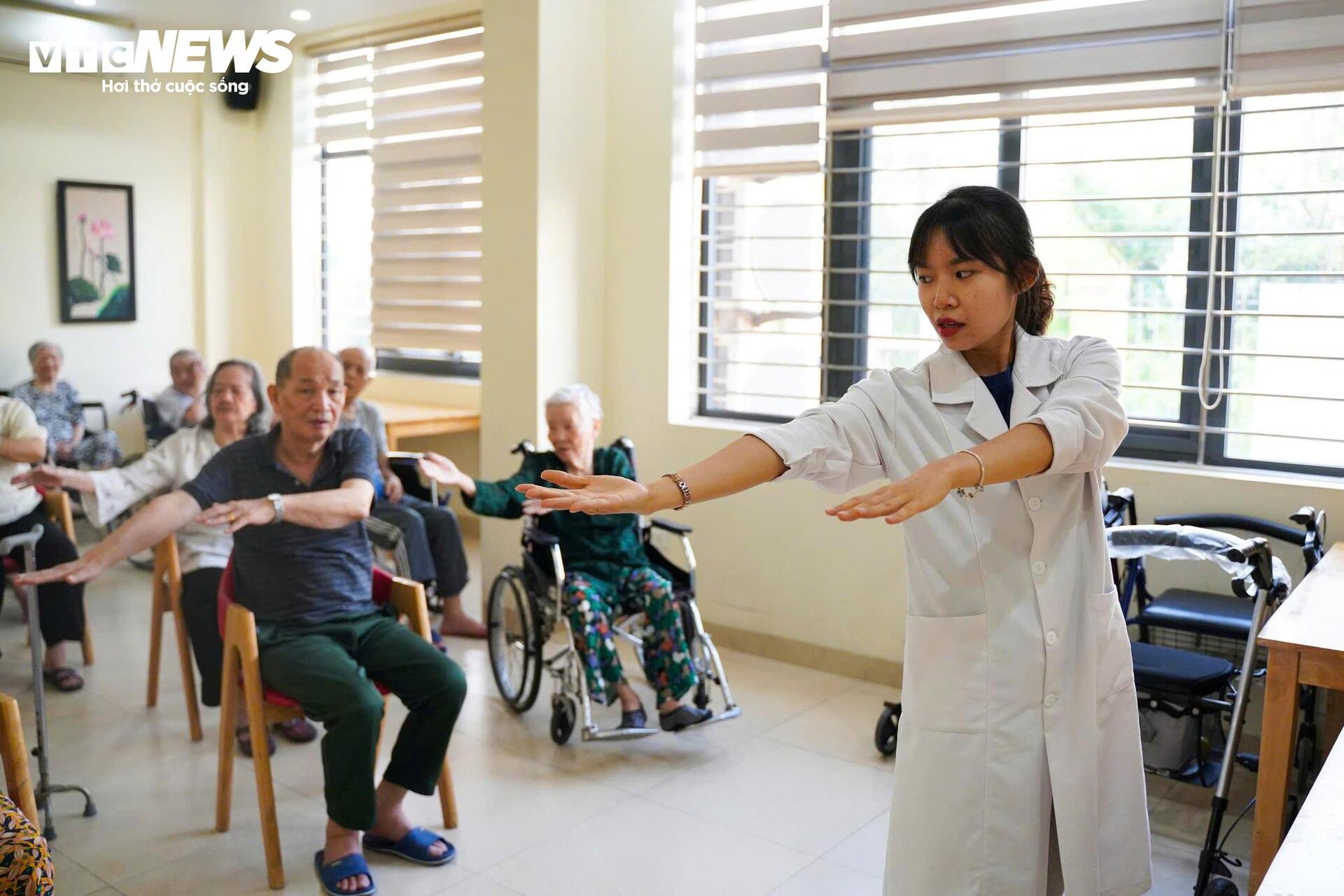 Ngày 20/10 đặc biệt của các cụ bà ở trung tâm dưỡng lão - 8