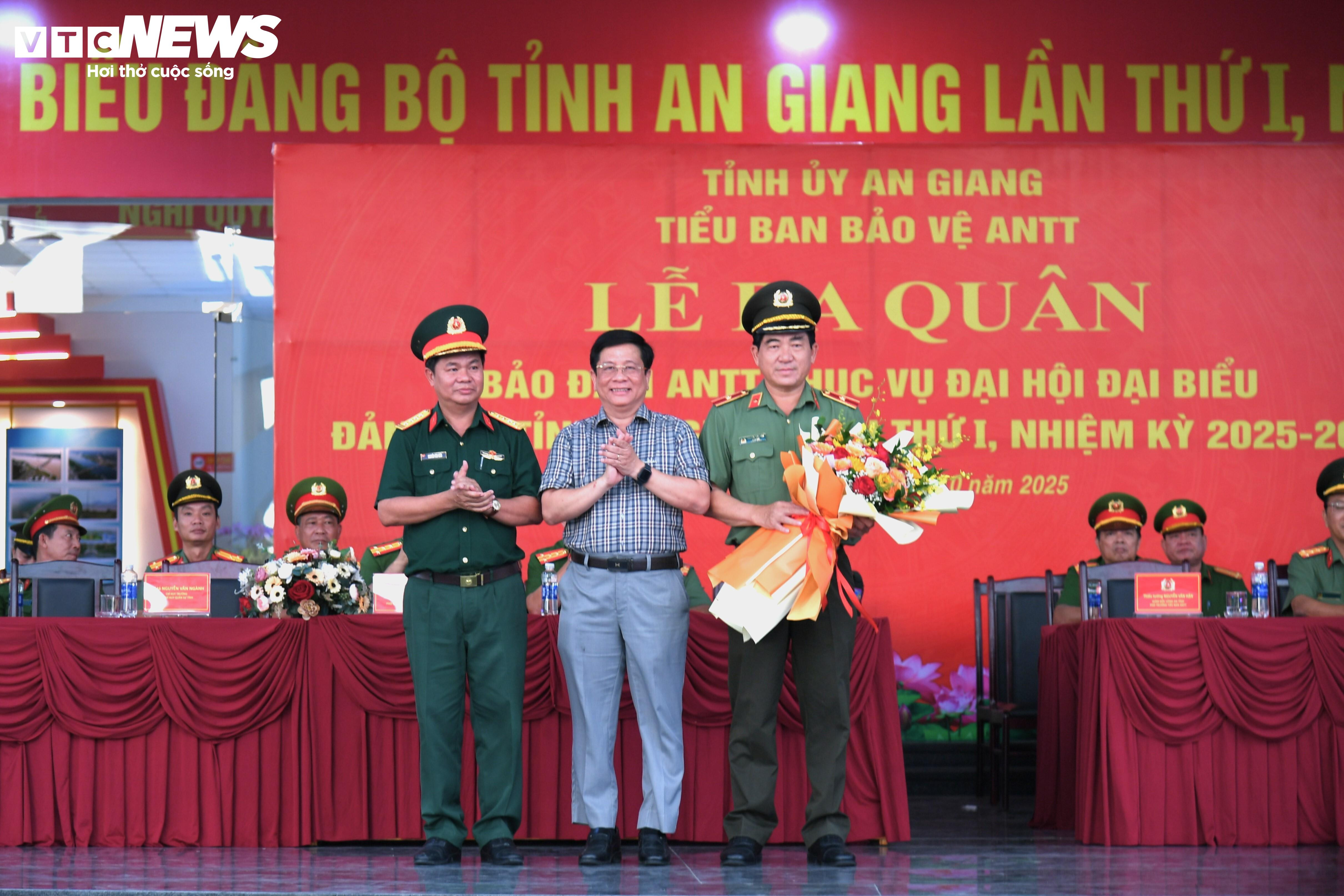 An Giang ra quân đảm bảo an ninh trật tự phục vụ Đại hội Đảng bộ tỉnh lần thứ I - 6
