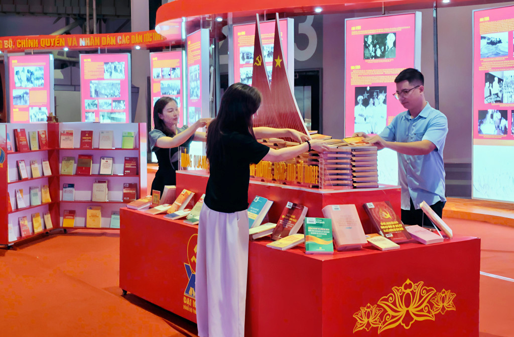 Những người lặng thầm góp sức vào thành công Đại hội Đảng bộ tỉnh Quảng Ninh - 7