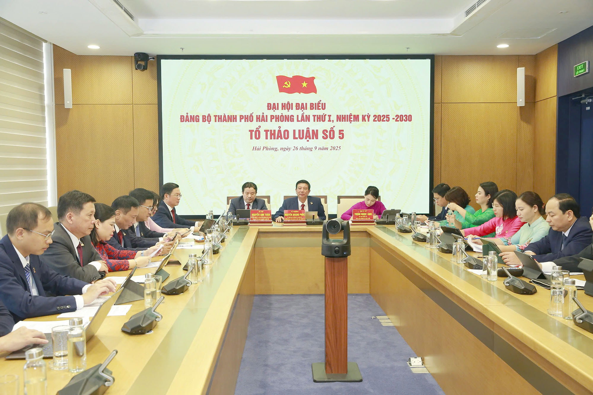 Toàn cảnh phiên trù bị Đại hội đại biểu Đảng bộ Hải Phòng lần thứ I - 13