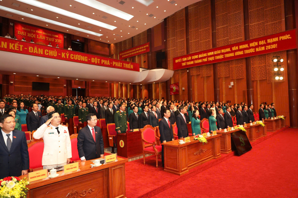 Toàn cảnh phiên trù bị Đại hội đại biểu Đảng bộ tỉnh Quảng Ninh lần thứ XVI - 2