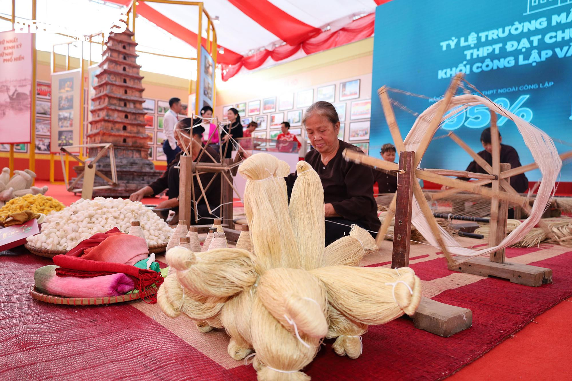 Hưng Yên giới thiệu sản phẩm, thành tựu nổi bật chào mừng Đại hội Đảng bộ tỉnh - 15