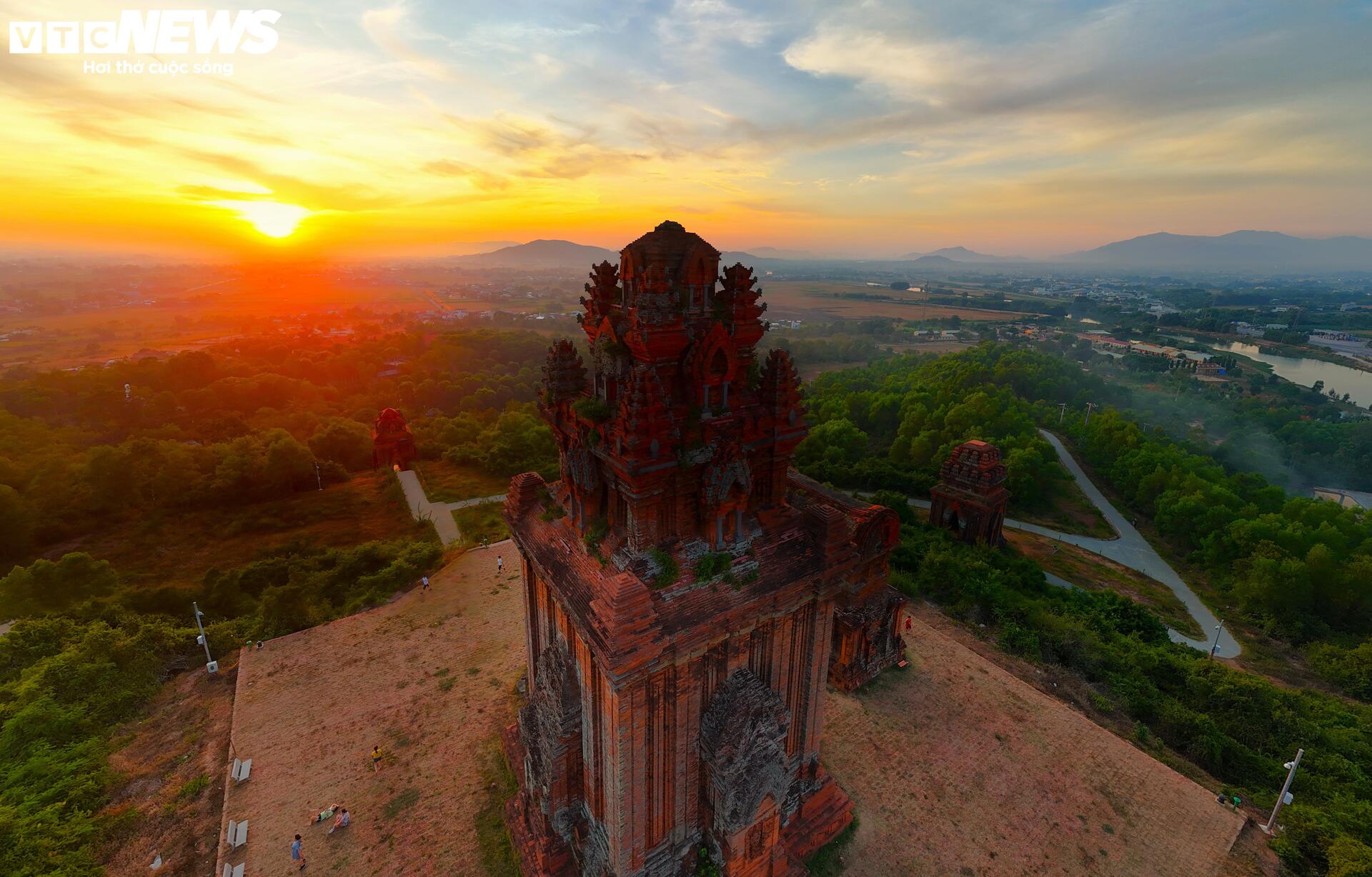 Watch Vietnam's coastal city make it into the world's top destinations in 2026 - 15