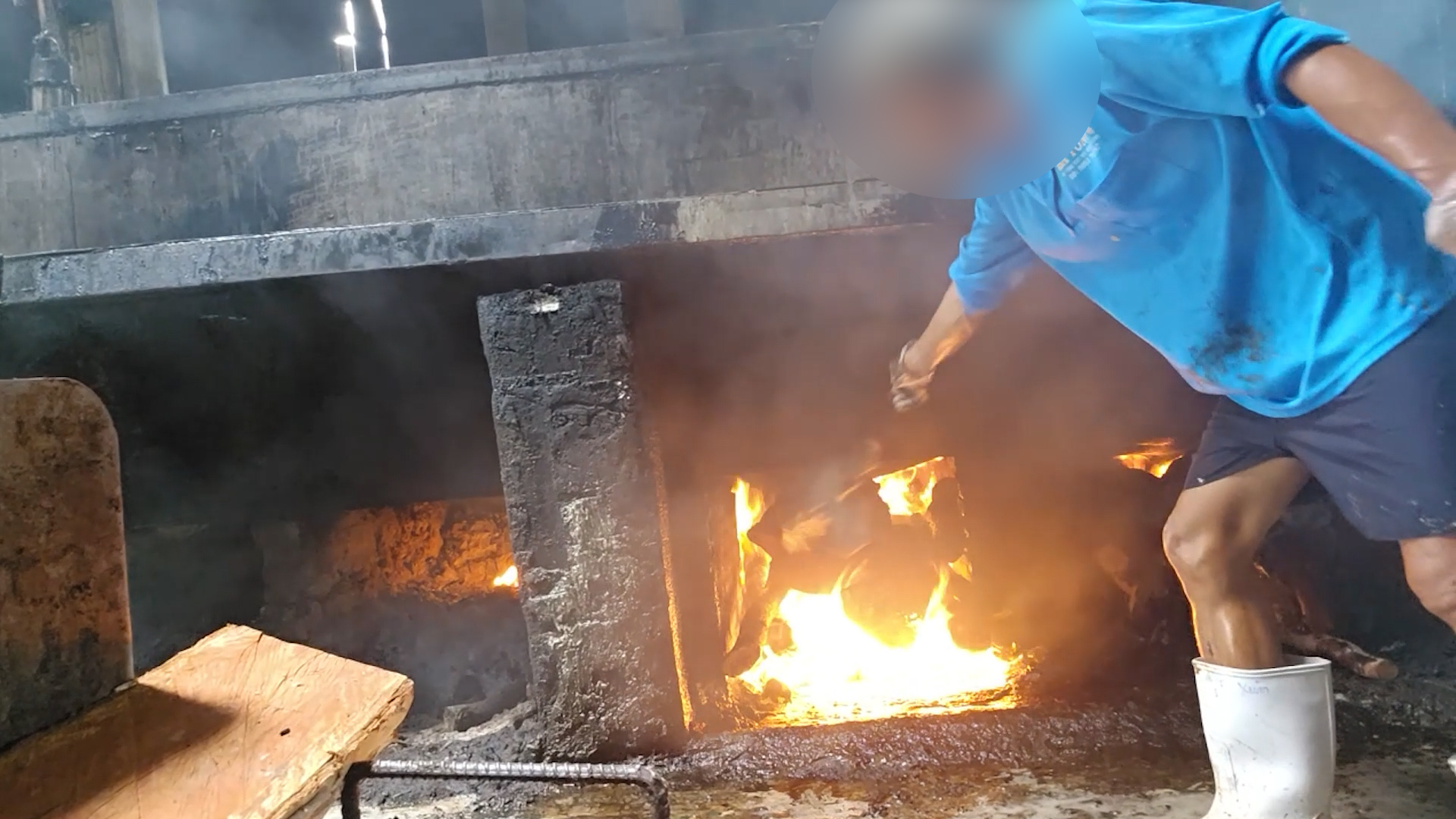 Về thủ phủ công khai dựng xưởng, nổi lửa ‘nấu’ dầu diesel bằng nhớt thải - 4