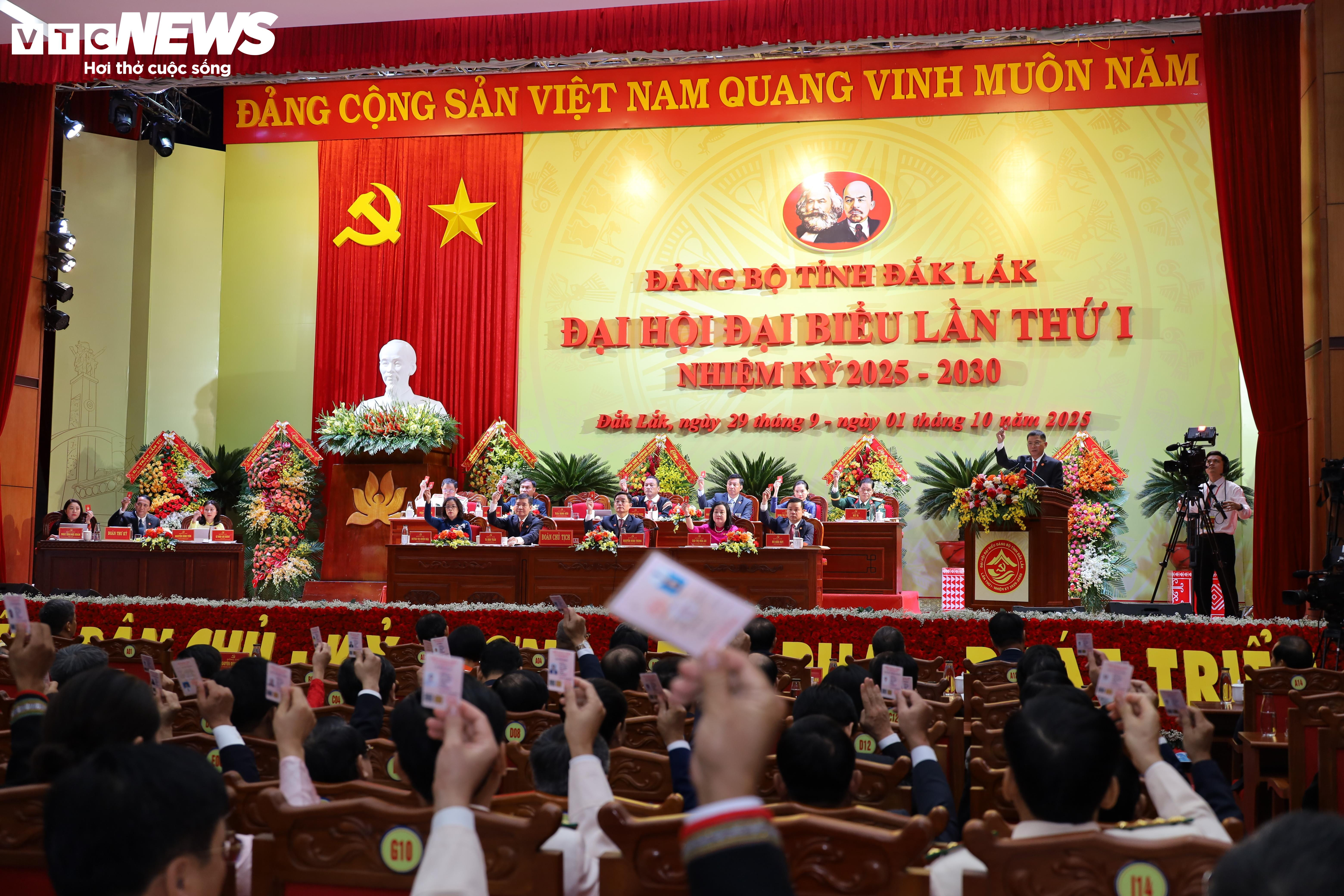 Đại hội Đảng bộ tỉnh Đắk Lắk lần thứ I hướng tới phát triển nhanh, bền vững - 11