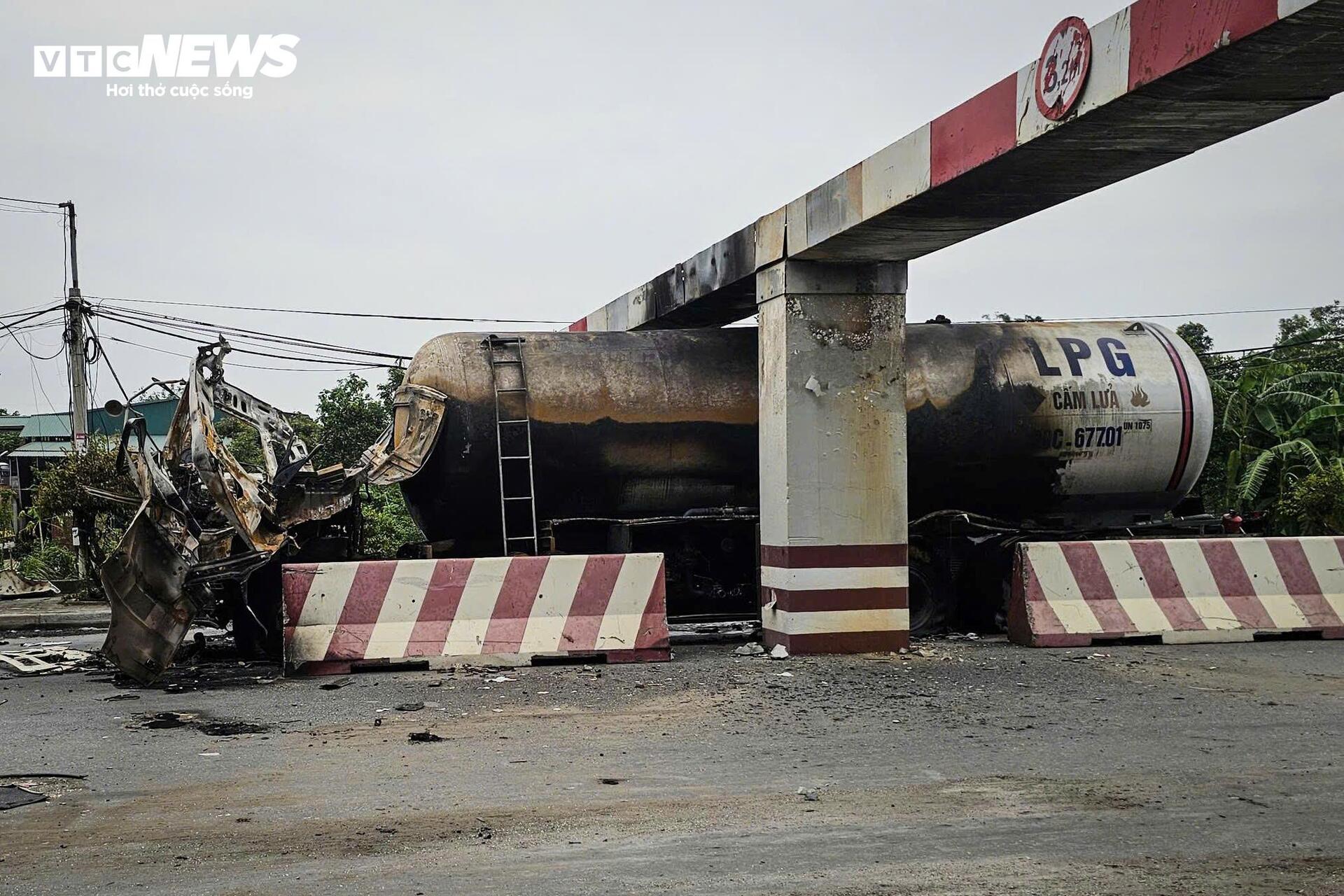 Hiện trường xe bồn nổ như bom: Xé toạc cabin, thổi bay cửa kính nhà dân - 3