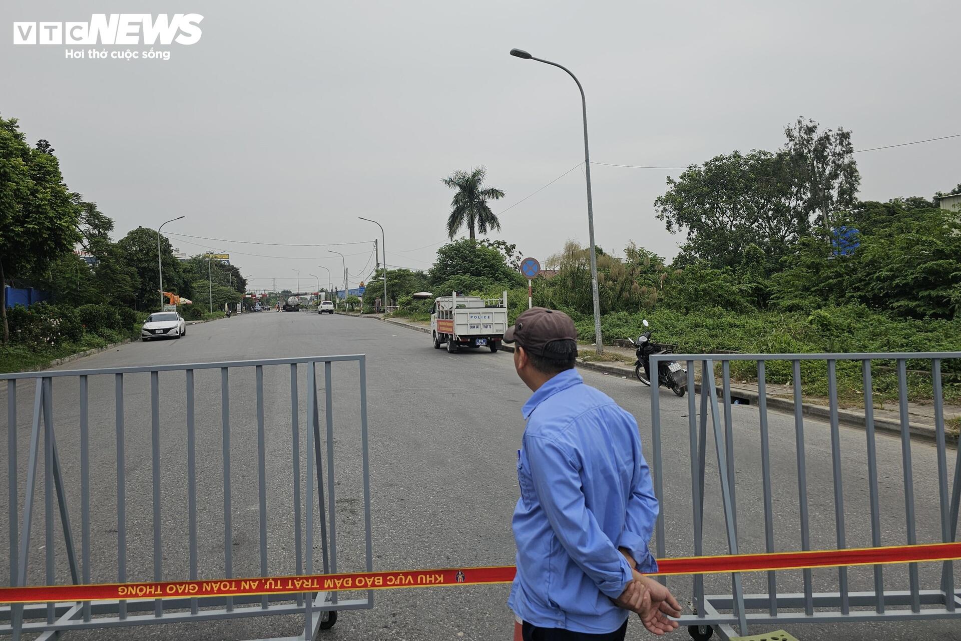 Hiện trường xe bồn nổ như bom: Xé toạc cabin, thổi bay cửa kính nhà dân - 10