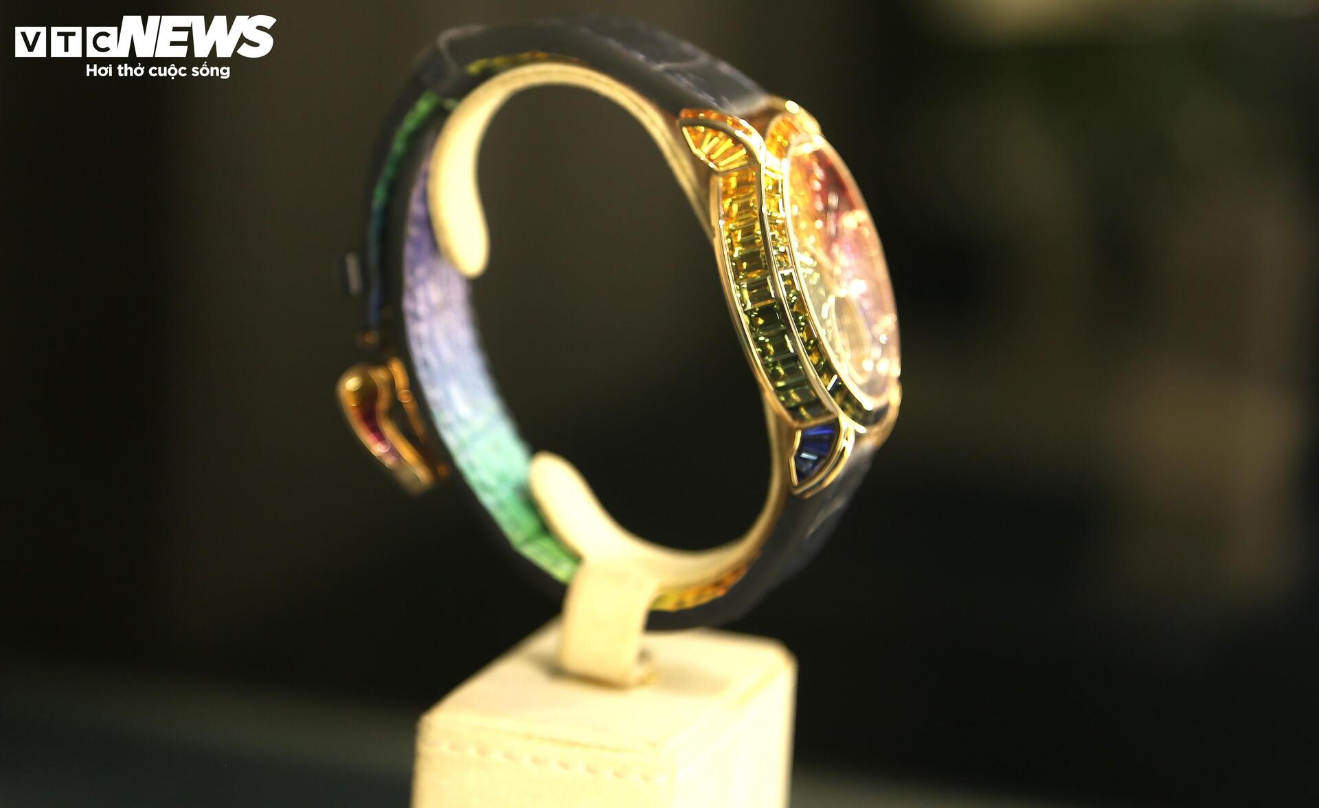 Loạt đồng hồ xa xỉ, thế giới chỉ có vài chiếc đang xuất hiện ở Hà Nội - 7