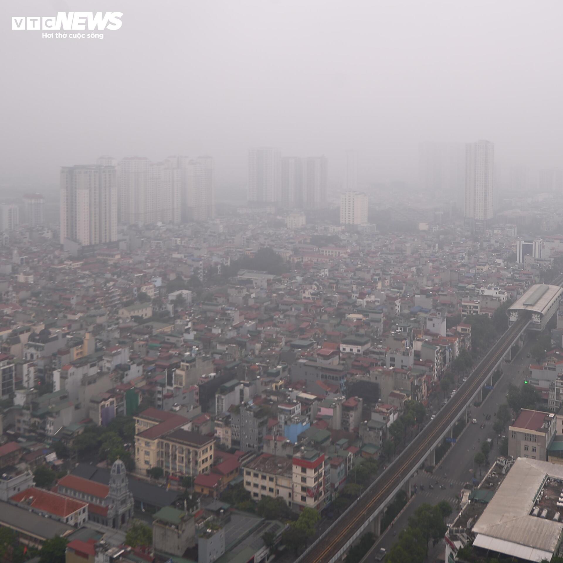 Hà Nội mịt mờ trong mưa lạnh, đường phố ùn tắc đến gần trưa - 3