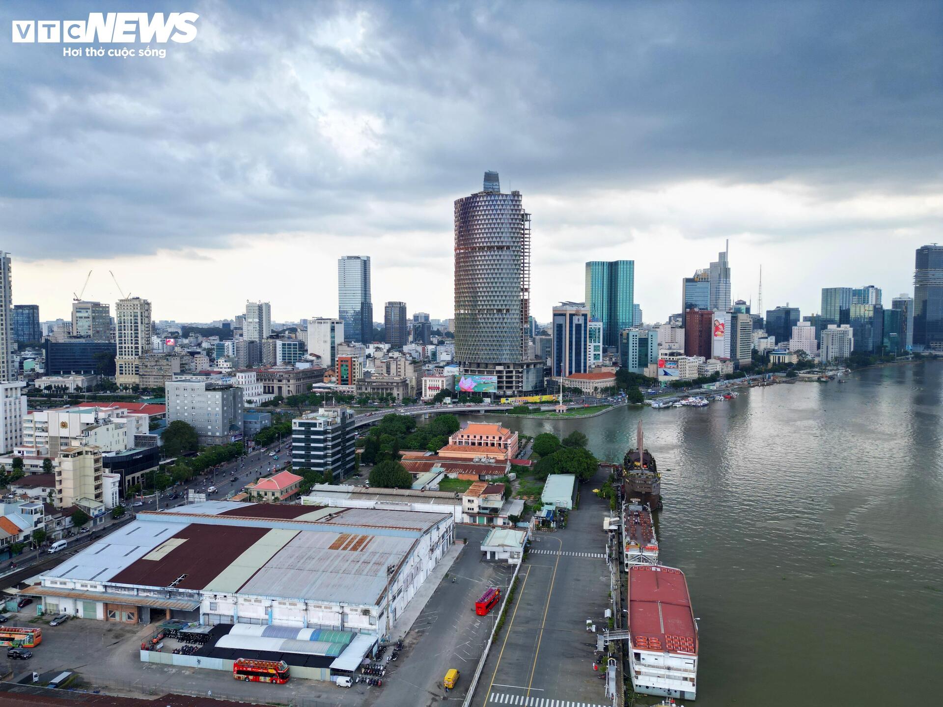 Người dân mong ngóng ngày mở rộng 'tuyến đường ùn tắc nhất TP.HCM' - 4