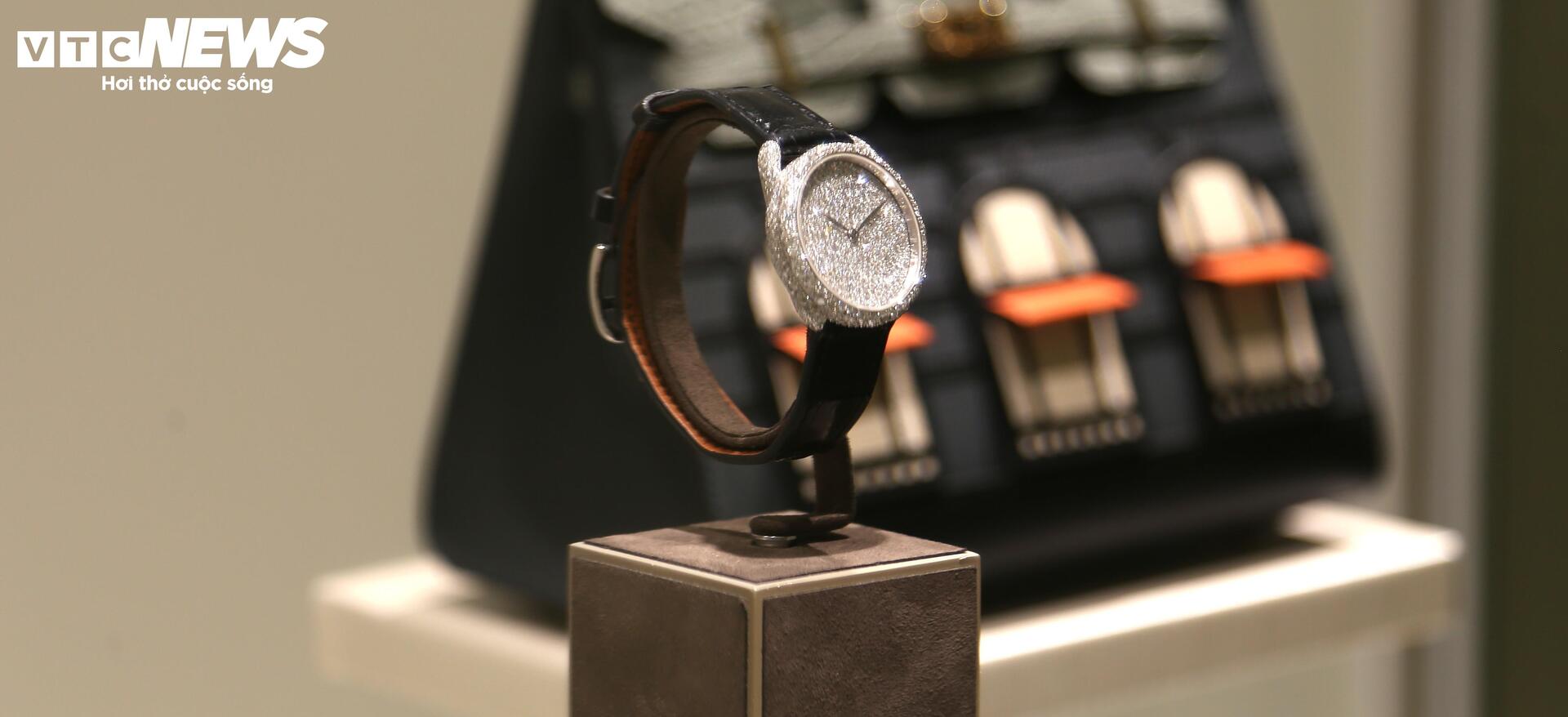 Loạt đồng hồ xa xỉ, thế giới chỉ có vài chiếc đang xuất hiện ở Hà Nội - 13