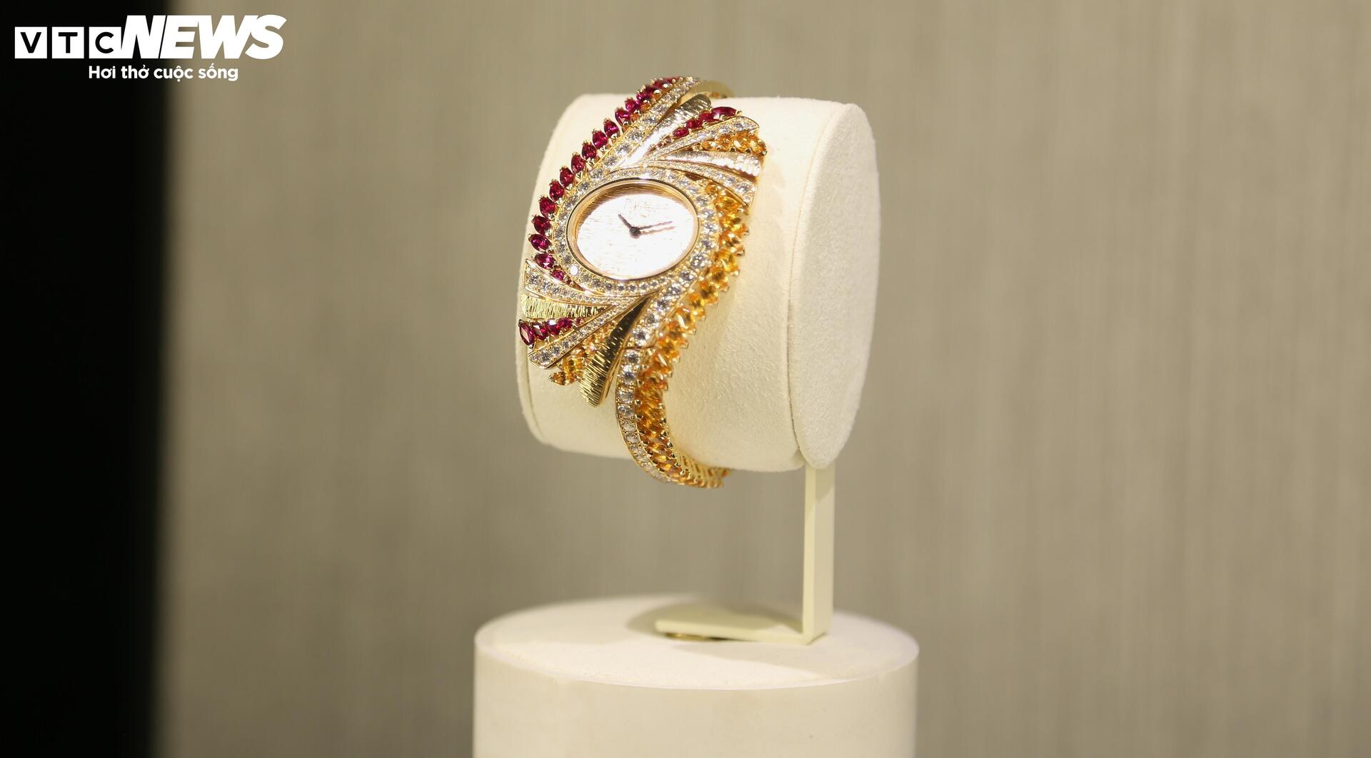 Loạt đồng hồ xa xỉ, thế giới chỉ có vài chiếc đang xuất hiện ở Hà Nội - 12