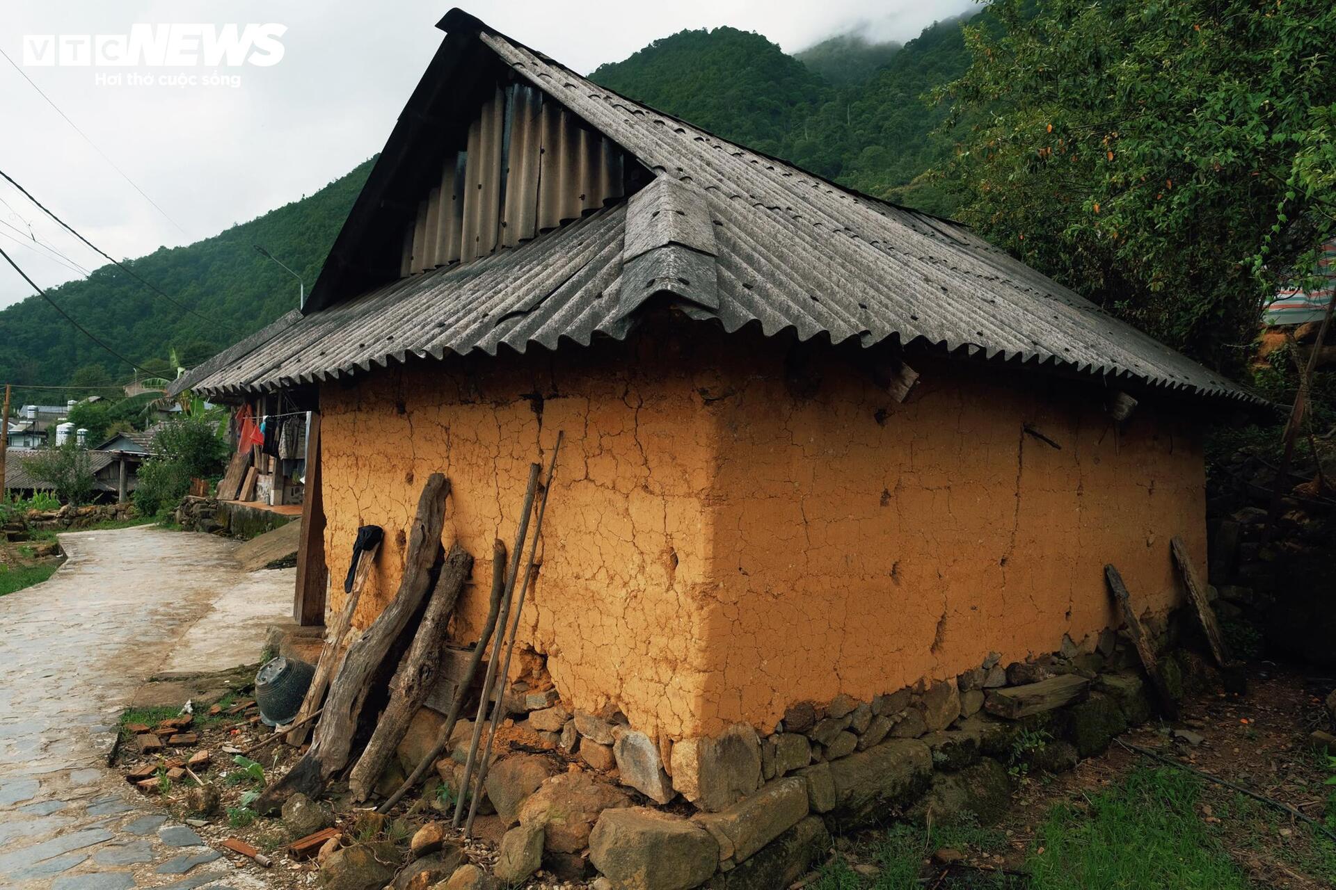 Về Sì Thâu Chải ngắm bản làng giữa mây và hoa của người Dao - 3