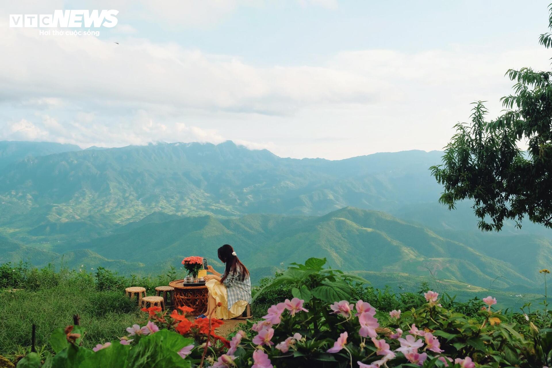 Về Sì Thâu Chải ngắm bản làng giữa mây và hoa của người Dao - 5