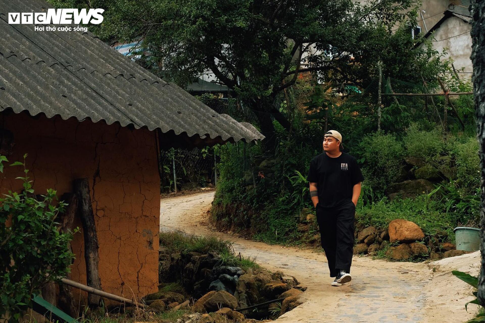 Về Sì Thâu Chải ngắm bản làng giữa mây và hoa của người Dao - 10