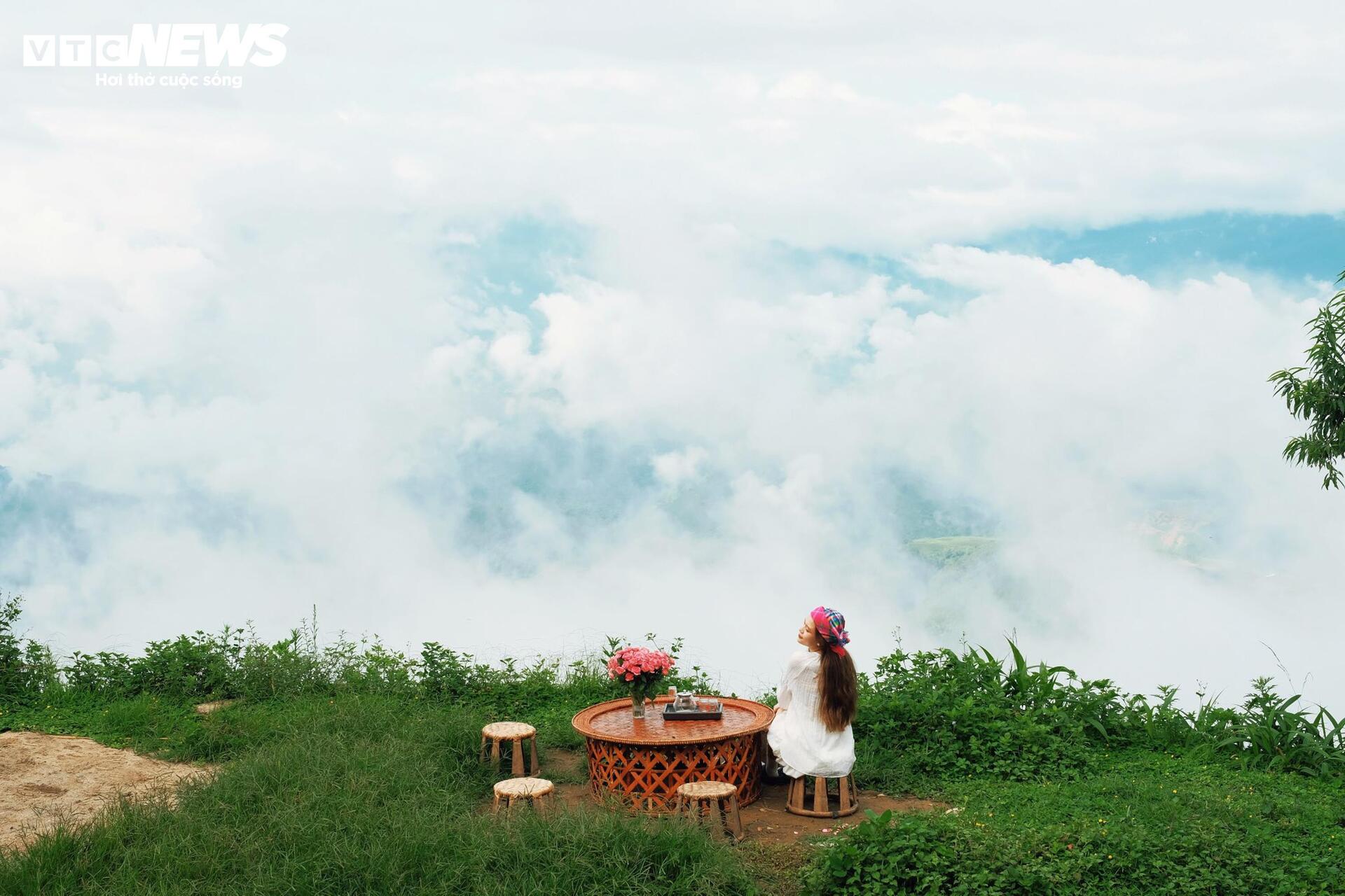 Về Sì Thâu Chải ngắm bản làng giữa mây và hoa của người Dao - 9