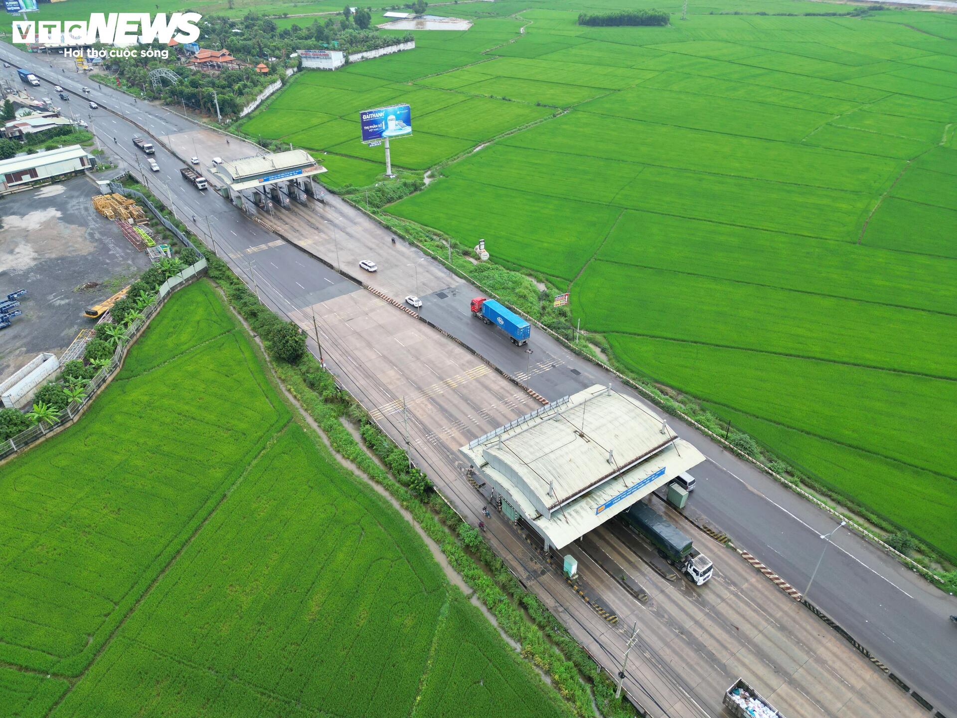 Cận cảnh trạm thu phí bỏ hoang ở TP.HCM và Đồng Nai - 1