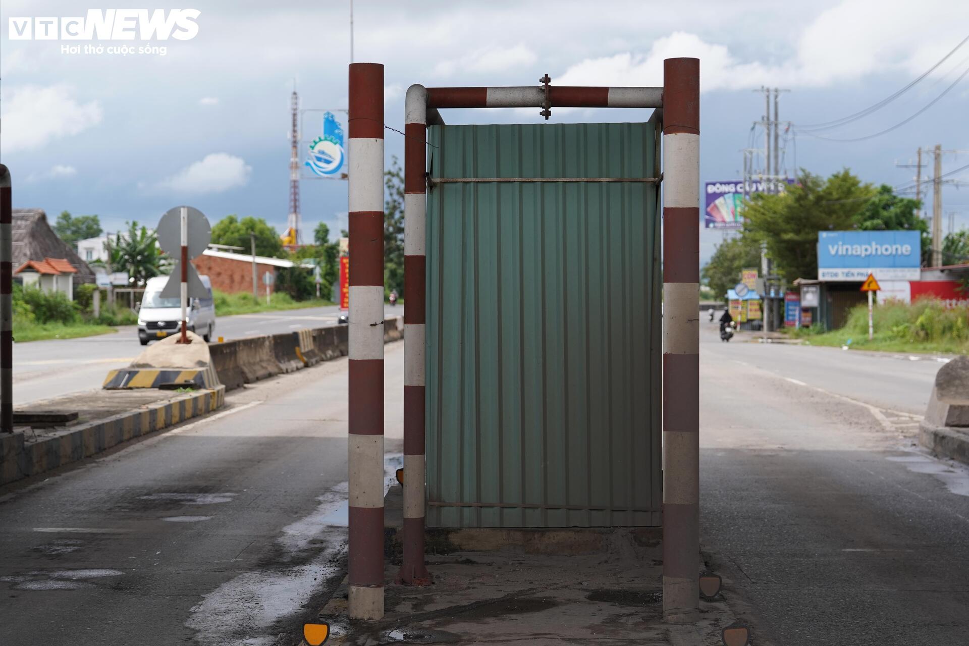 Cận cảnh trạm thu phí bỏ hoang ở TP.HCM và Đồng Nai - 12