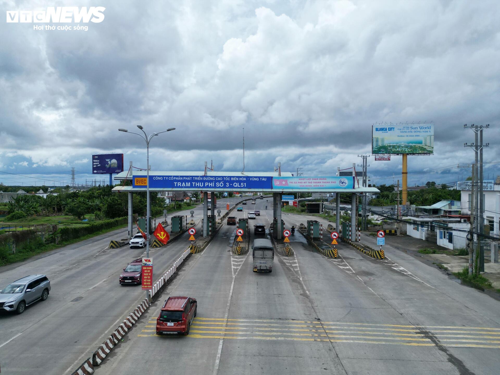 Cận cảnh trạm thu phí bỏ hoang ở TP.HCM và Đồng Nai - 2