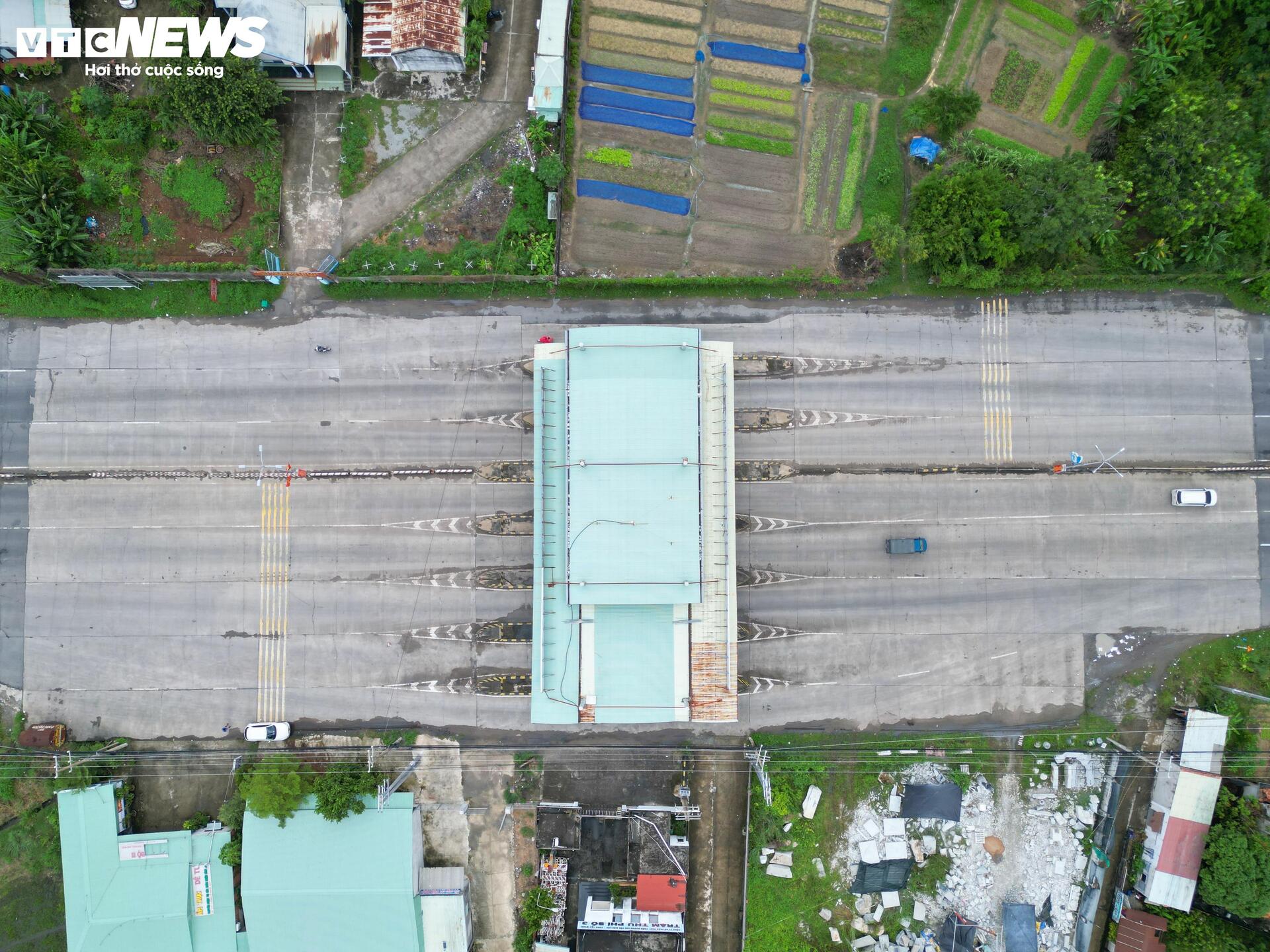 Cận cảnh trạm thu phí bỏ hoang ở TP.HCM và Đồng Nai - 11