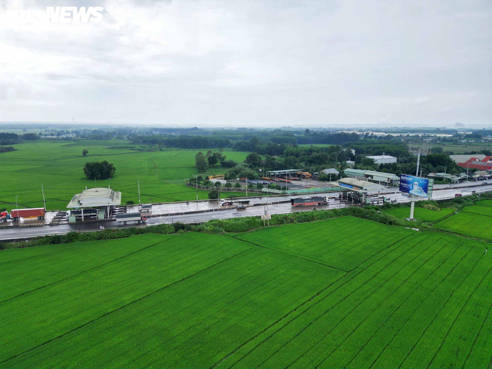 Cận cảnh trạm thu phí bỏ hoang ở TP.HCM và Đồng Nai - 14