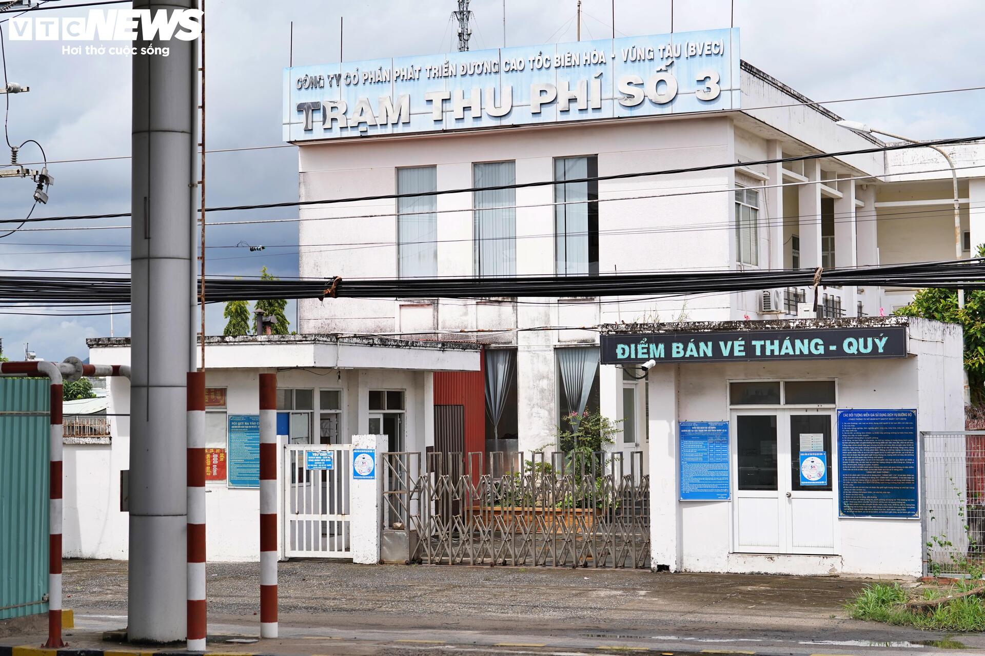 Cận cảnh trạm thu phí bỏ hoang ở TP.HCM và Đồng Nai - 4