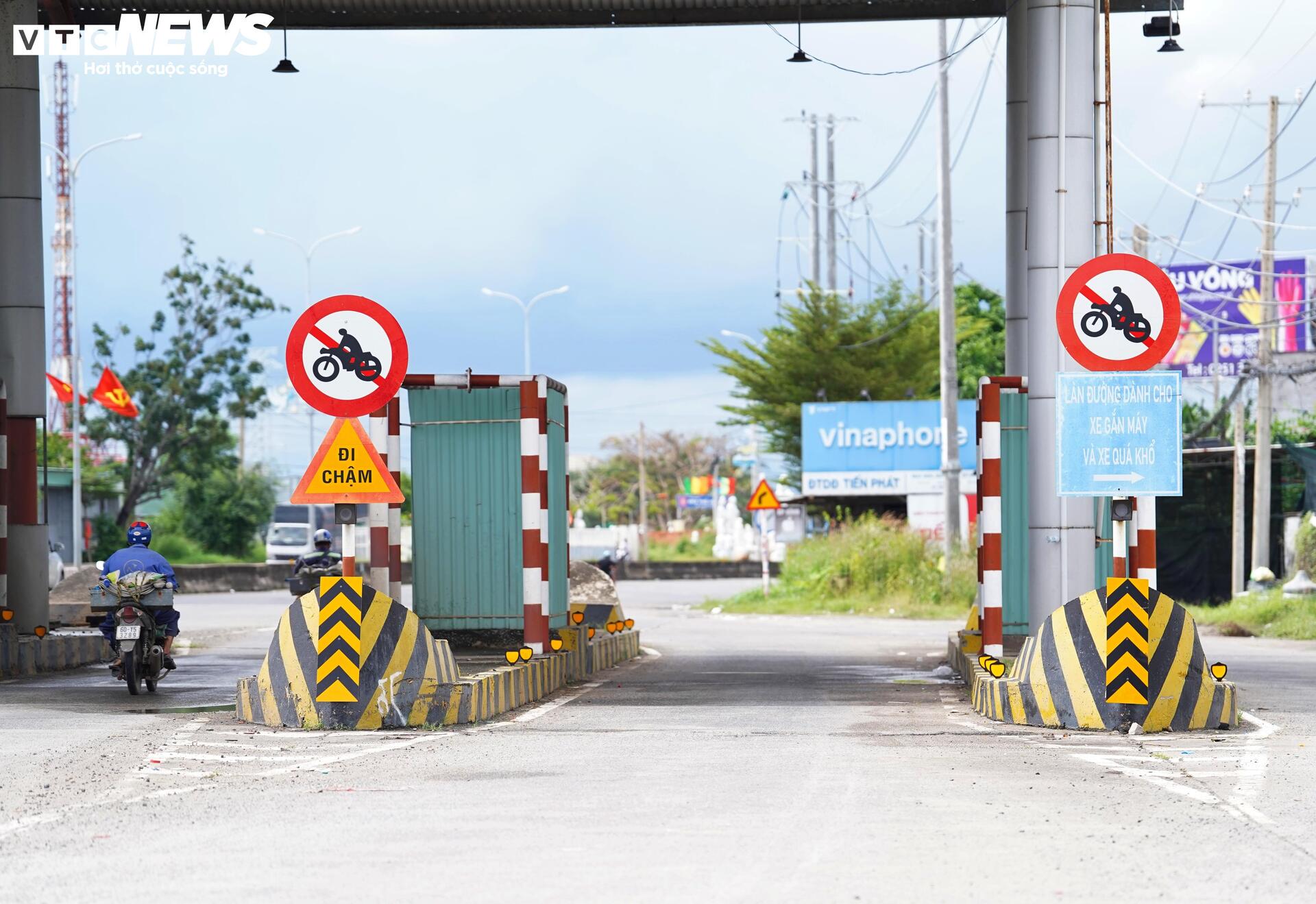 Cận cảnh trạm thu phí bỏ hoang ở TP.HCM và Đồng Nai - 10