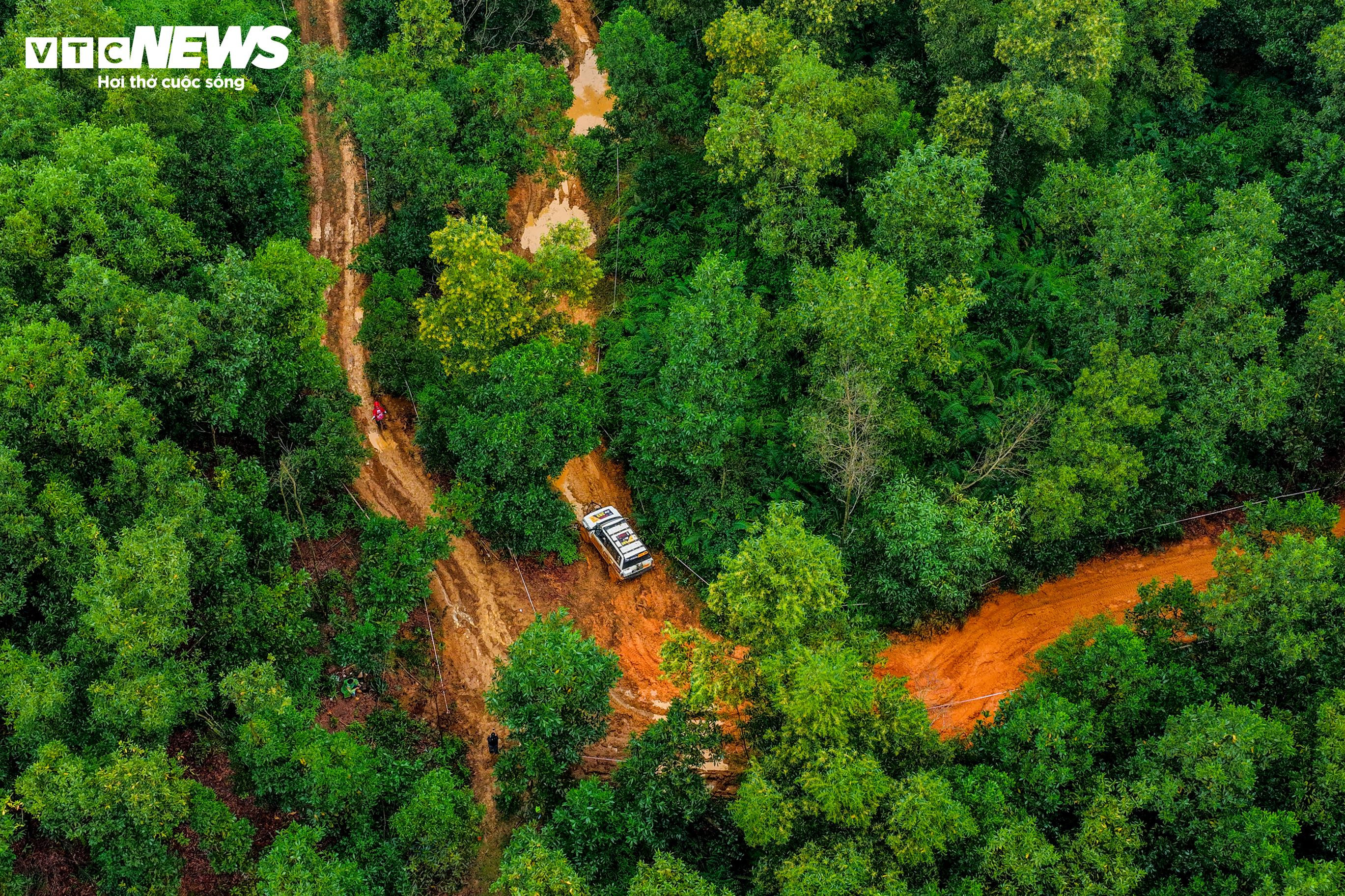 Mãn nhãn màn tranh tài gay cấn tại giải đua ô tô địa hình lớn nhất Việt Nam - 5