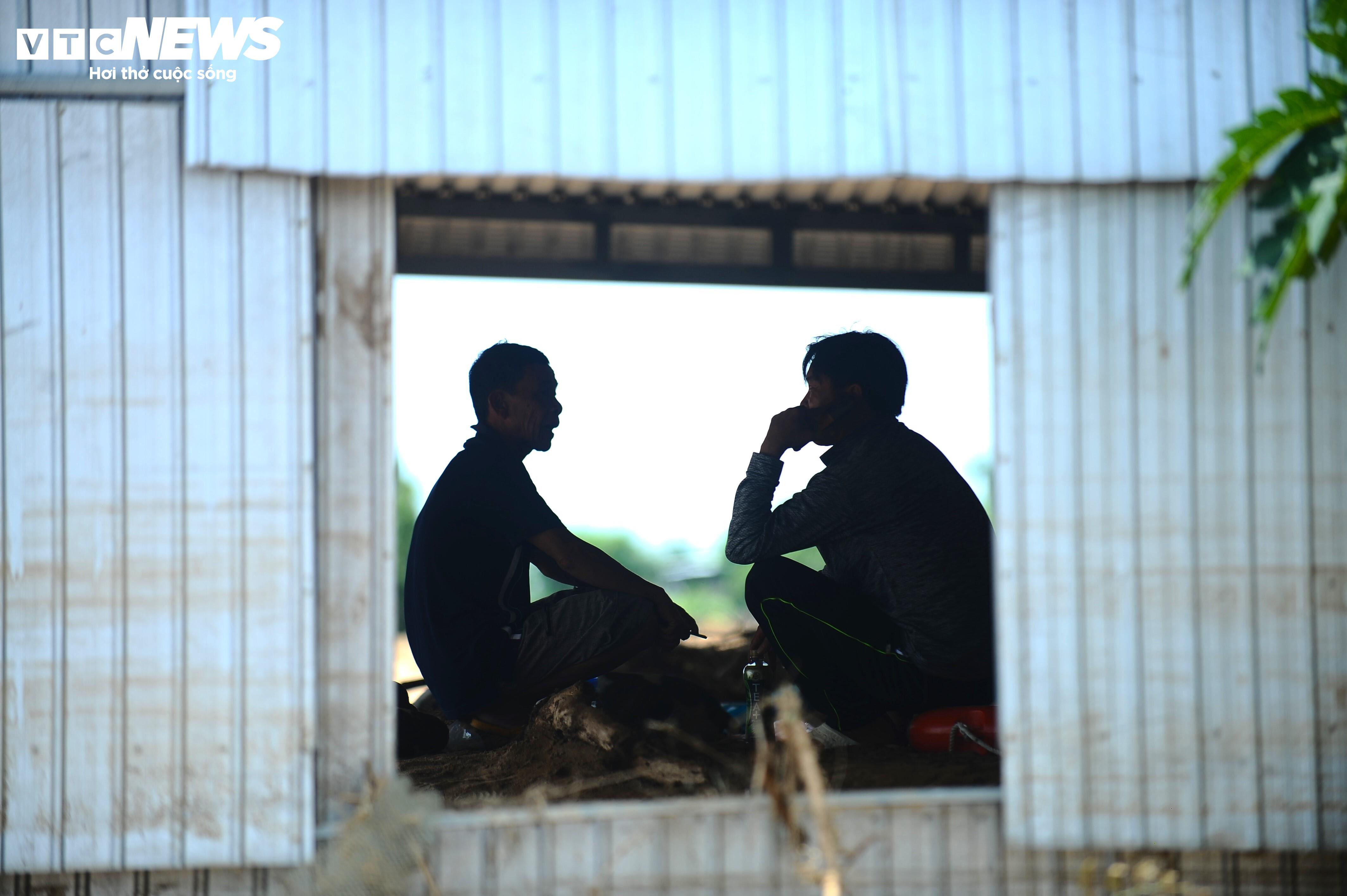 Người dân Lâm Đồng giúp nhau dựng lại từng mái nhà sau sự cố vỡ hồ chứa nước - 14