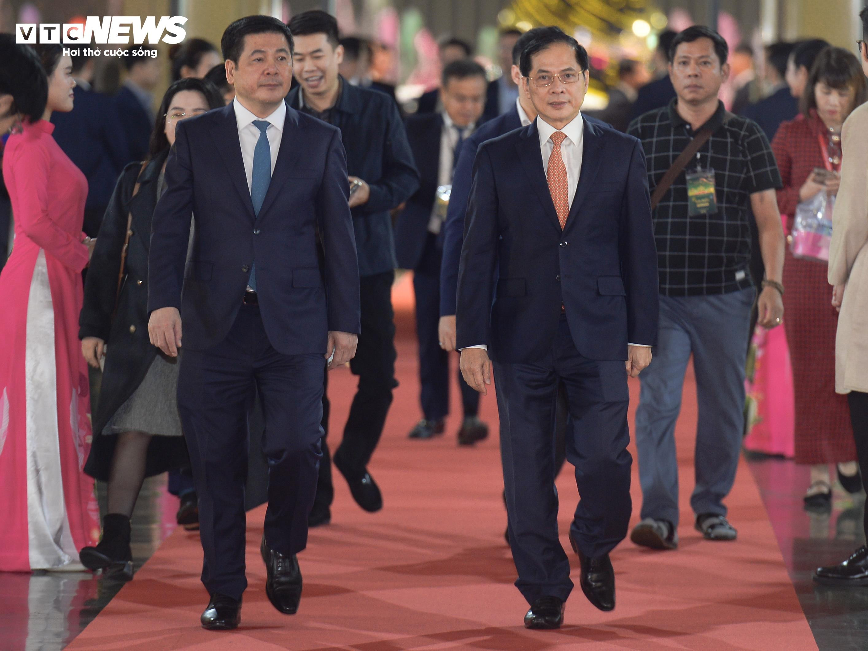 Thủ tướng Phạm Minh Chính dự lễ bế mạc Hội chợ mùa Thu lần thứ nhất - 2025 - 4