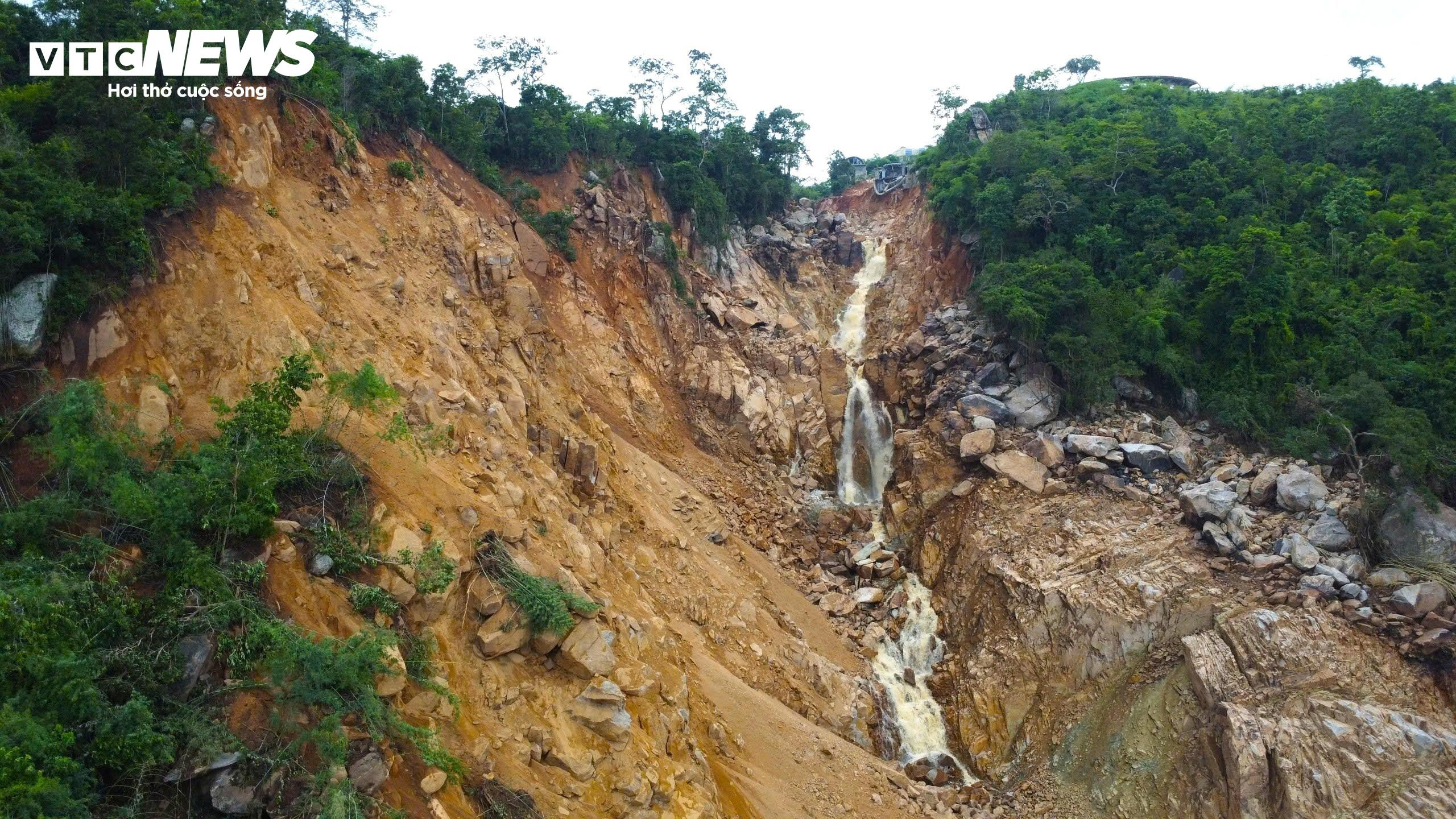 Cận cảnh hồ chứa nước bị vỡ khiến 1 người chết ở Lâm Đồng - 2