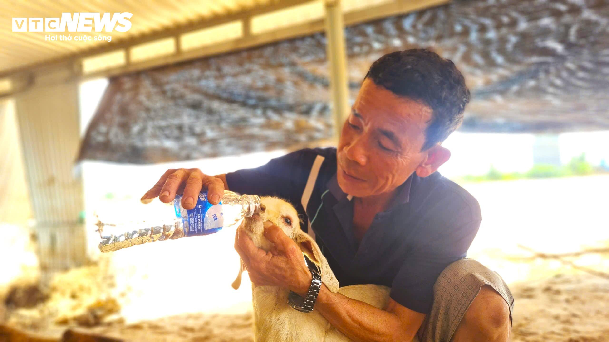 Người dân Lâm Đồng giúp nhau dựng lại từng mái nhà sau sự cố vỡ hồ chứa nước - 16