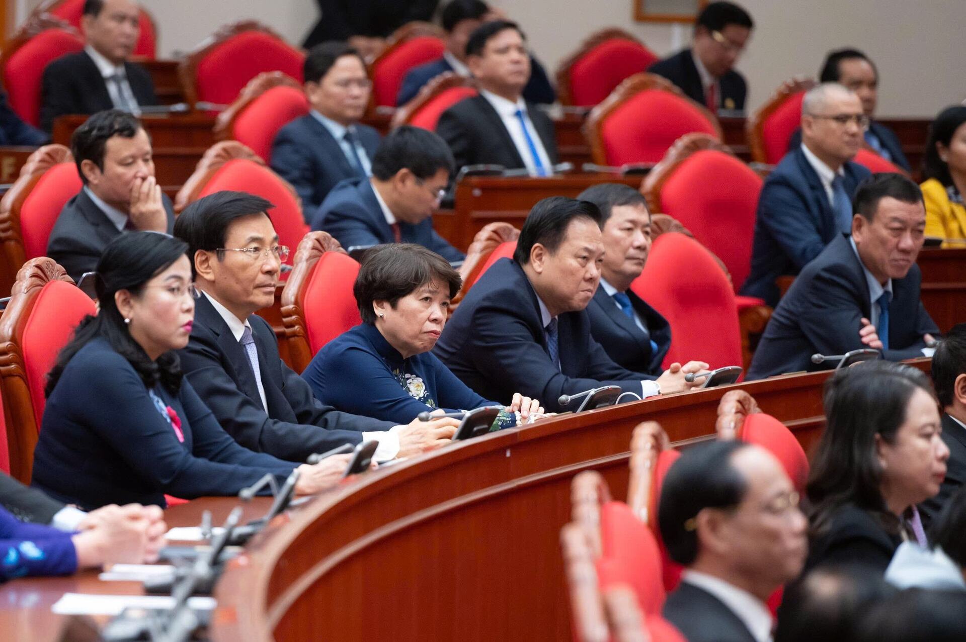 Panorama över avslutningsceremonin för partiets centralkommittés 14:e konferens, 13:e-11:e mandatperioden