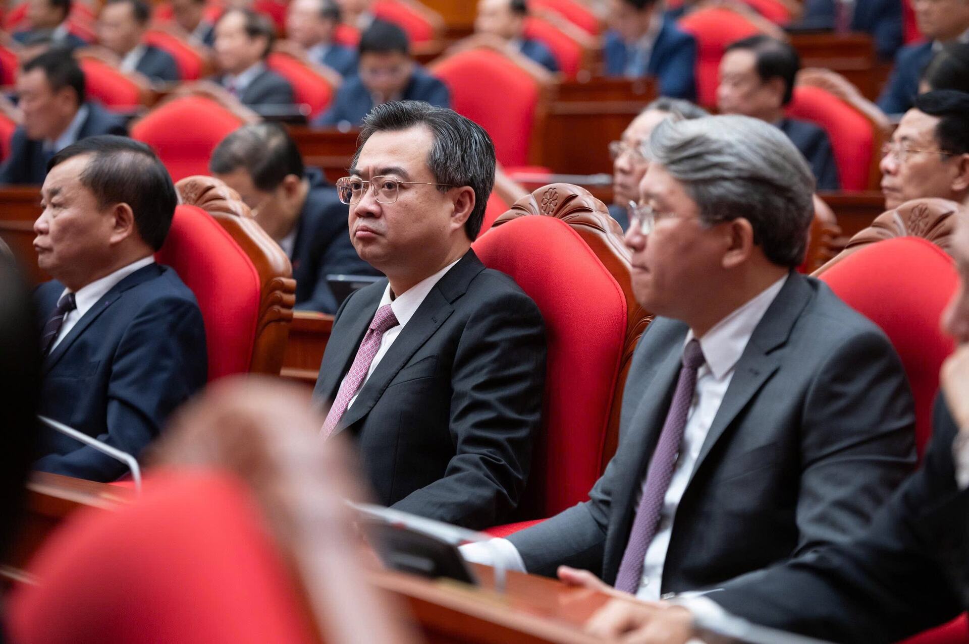 Panorama över avslutningsceremonin för partiets centralkommittés 14:e konferens, 13:e-12:e mandatperioden