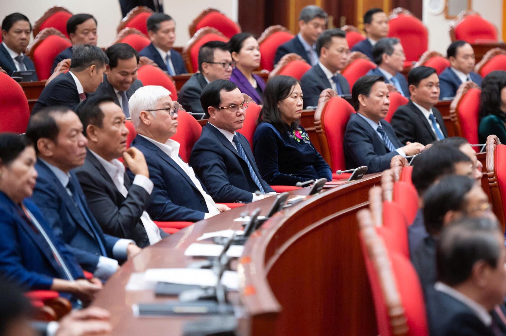 Panorama över avslutningsceremonin för partiets centralkommittés 14:e konferens, 13:e - 13:e mandatperioden