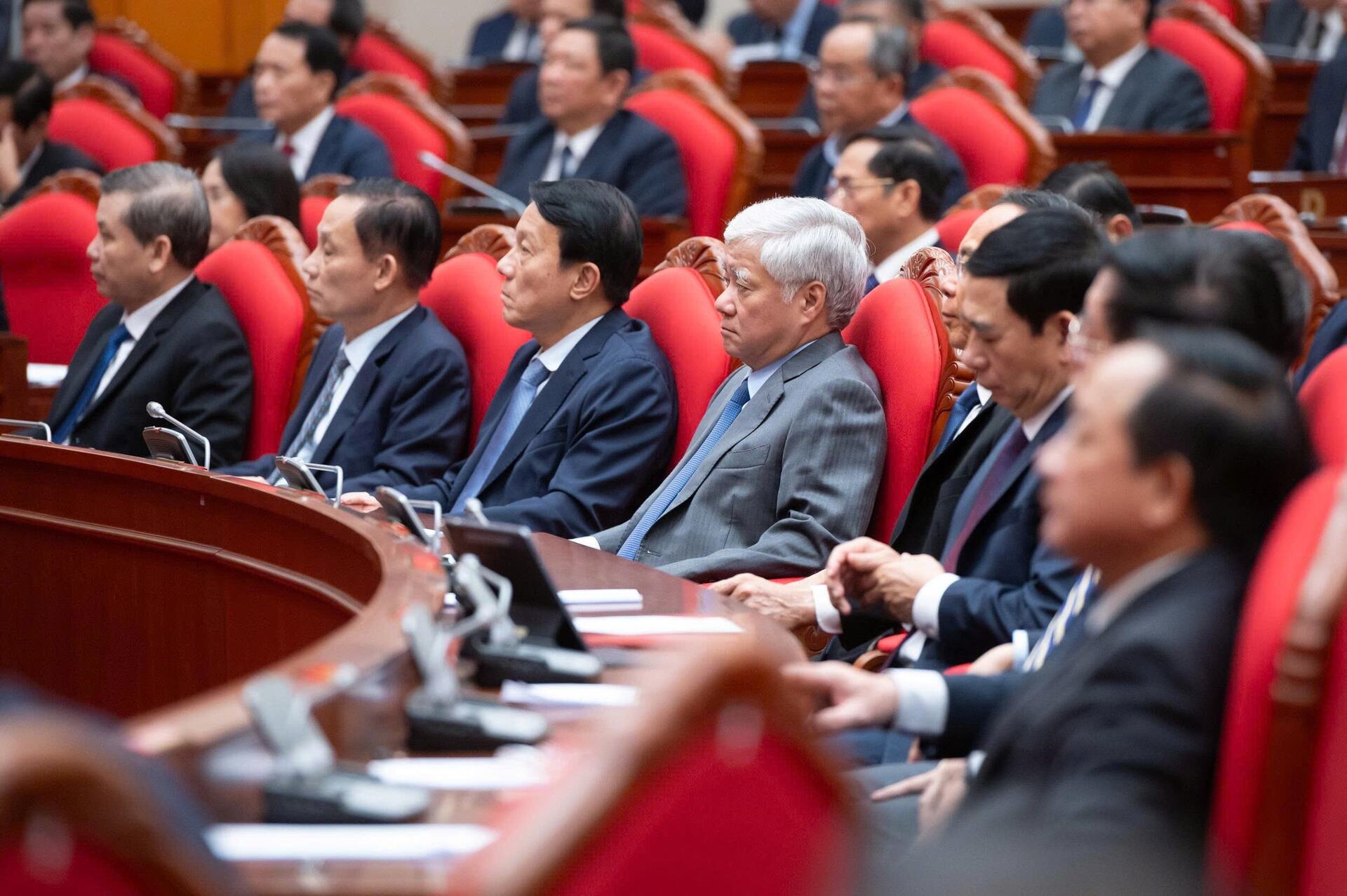 Panorama över avslutningsceremonin för partiets centralkommittés 14:e konferens, 13:e mandatperioden - 5