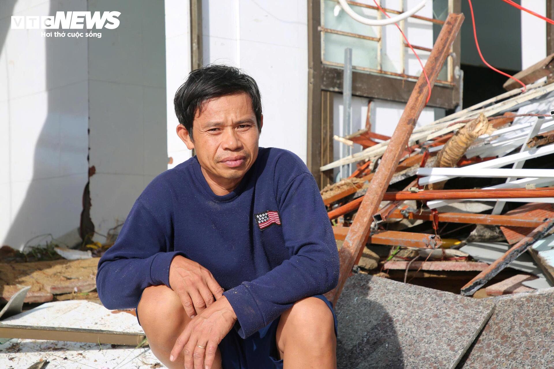 ទិដ្ឋភាពនៃការបំផ្លិចបំផ្លាញនៅភូមិឆ្នេរនៃខេត្ត Quang Ngai ក្រោយខ្យល់ព្យុះលេខ ១៣ - ៣