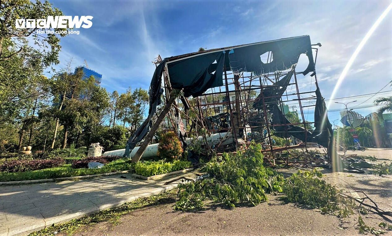 今朝、クイニョンは壊滅的な状況の中で目覚めた - 7