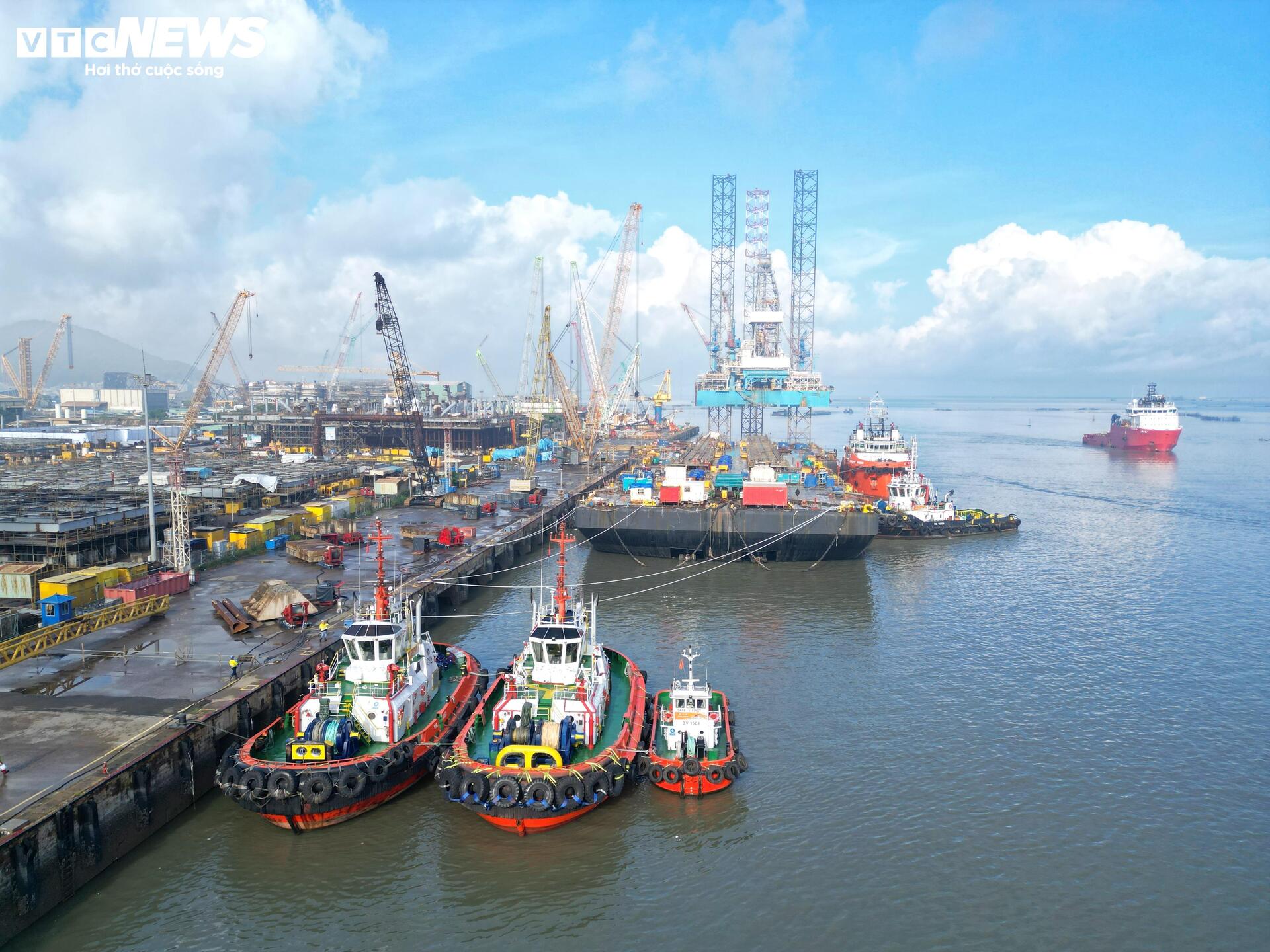 Ho Chi Minh Citys partisekreterare Tran Luu Quang arbetar med Petrovietnam Group - 6