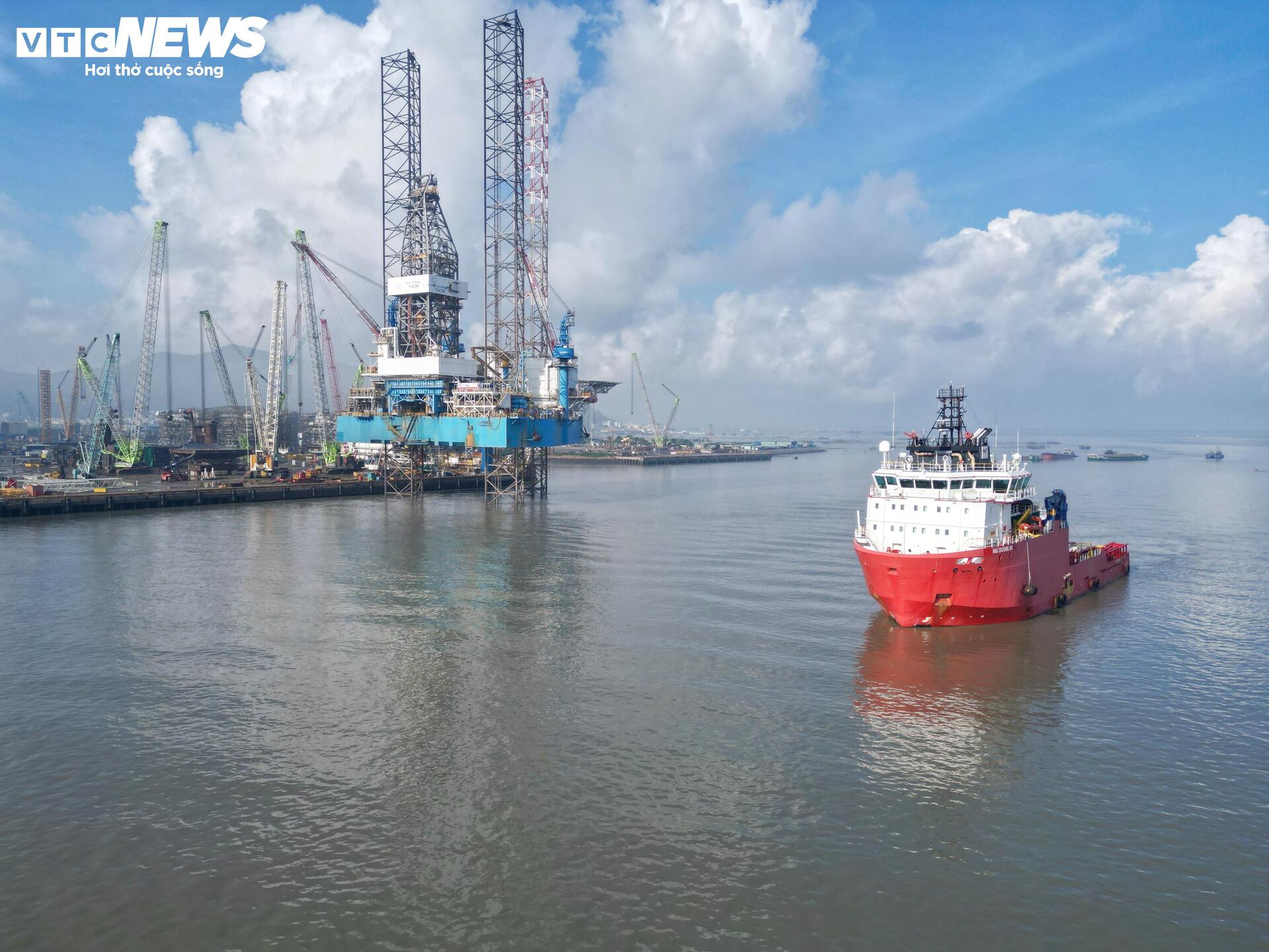 Ho Chi Minh Citys partisekreterare Tran Luu Quang arbetar med Petrovietnam Group - 7