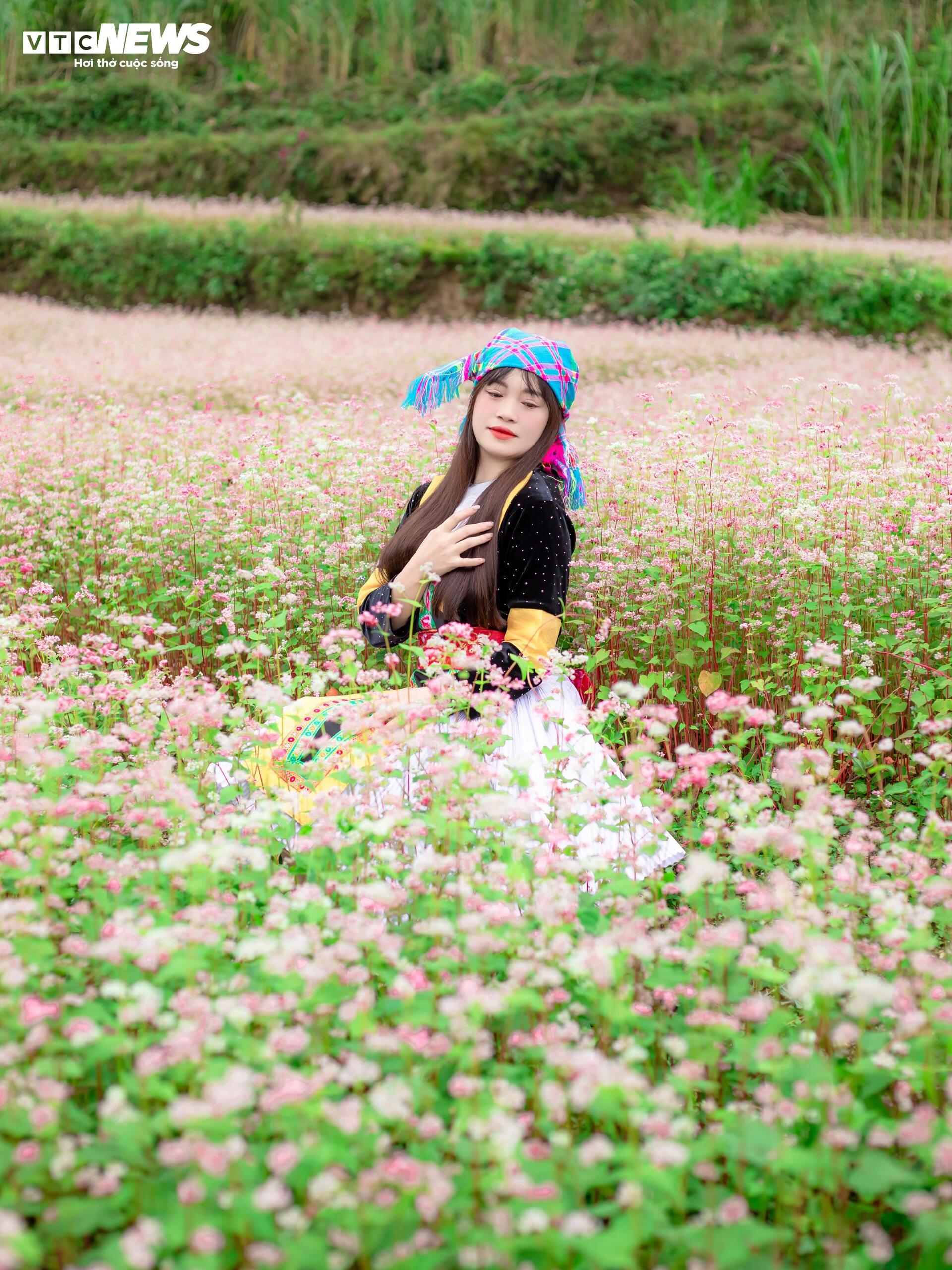 រដូវផ្ការីកពេញក្រមុំ នារីៗអញ្ជើញគ្នាទៅ ដុងវ៉ាន់ ប្រមាញ់រូបថតស្អាតៗ - ៩