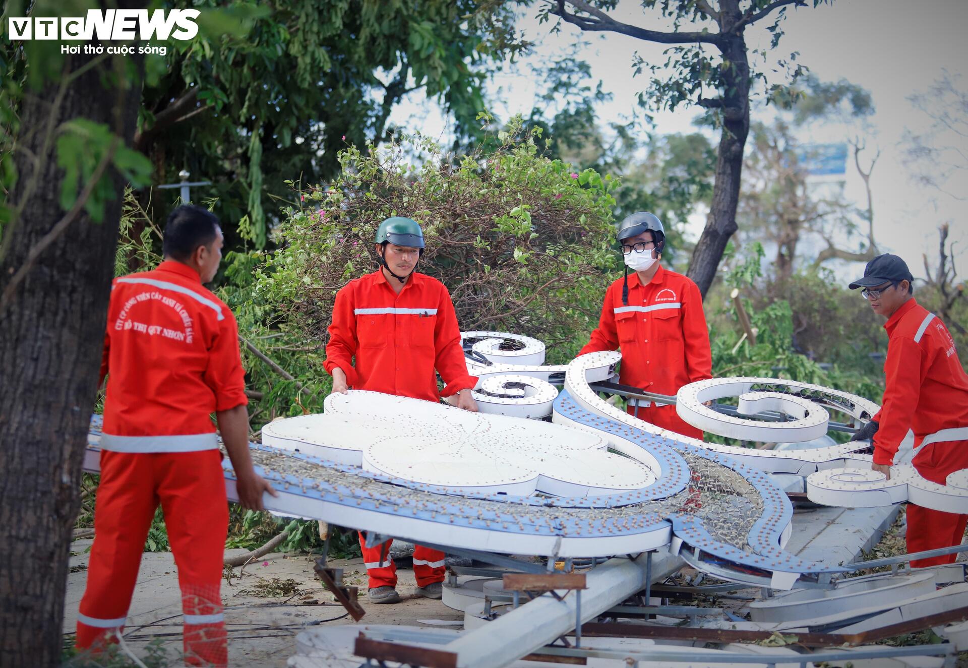 Gồng mình khắc phục hậu quả sau bão Kalmaegi - 14