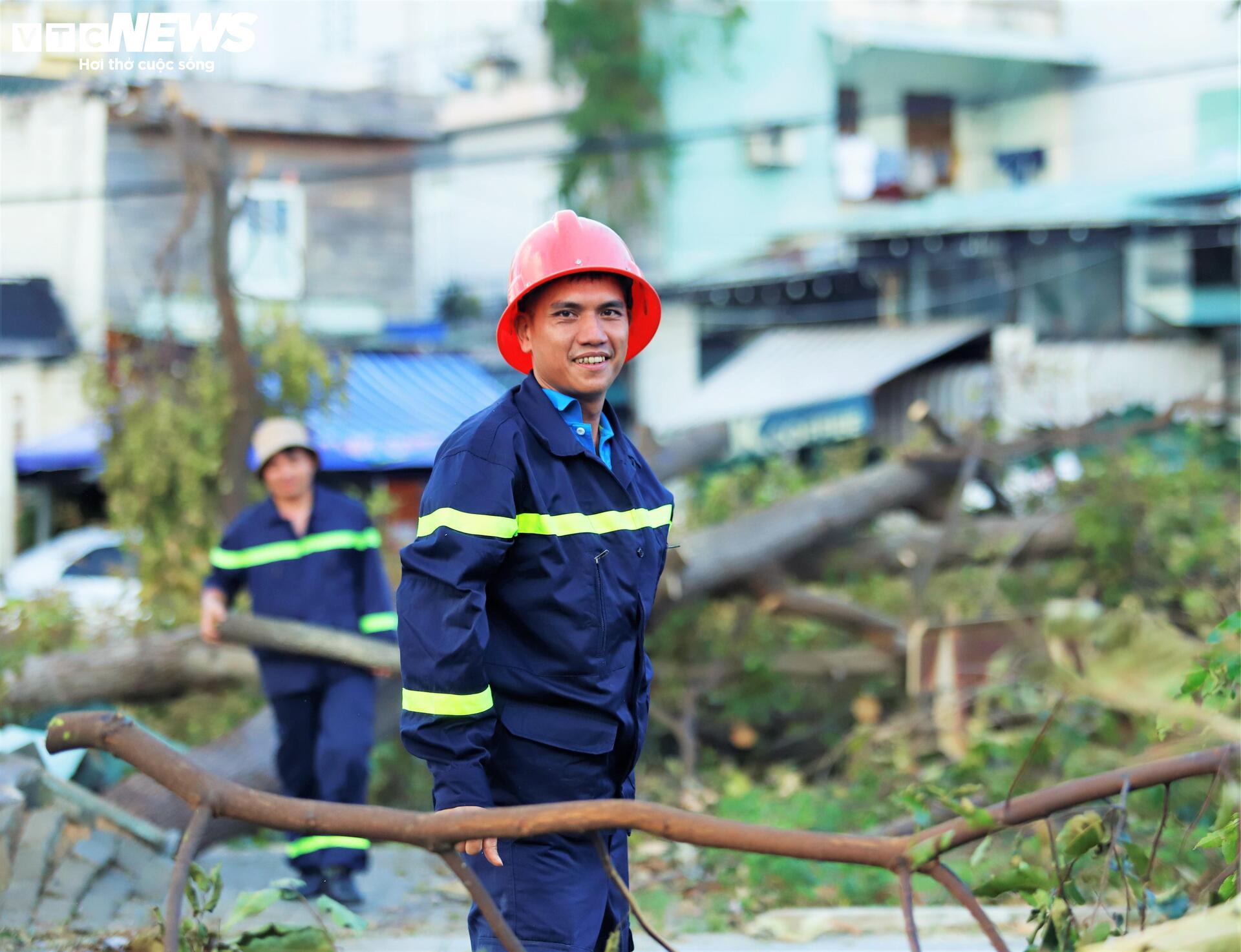 Gồng mình khắc phục hậu quả sau bão Kalmaegi - 16
