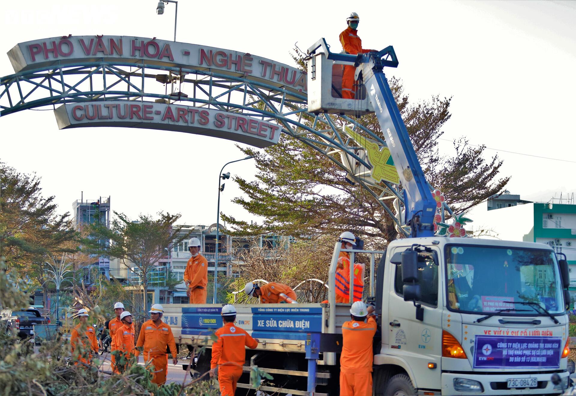 Gồng mình khắc phục hậu quả sau bão Kalmaegi - 13