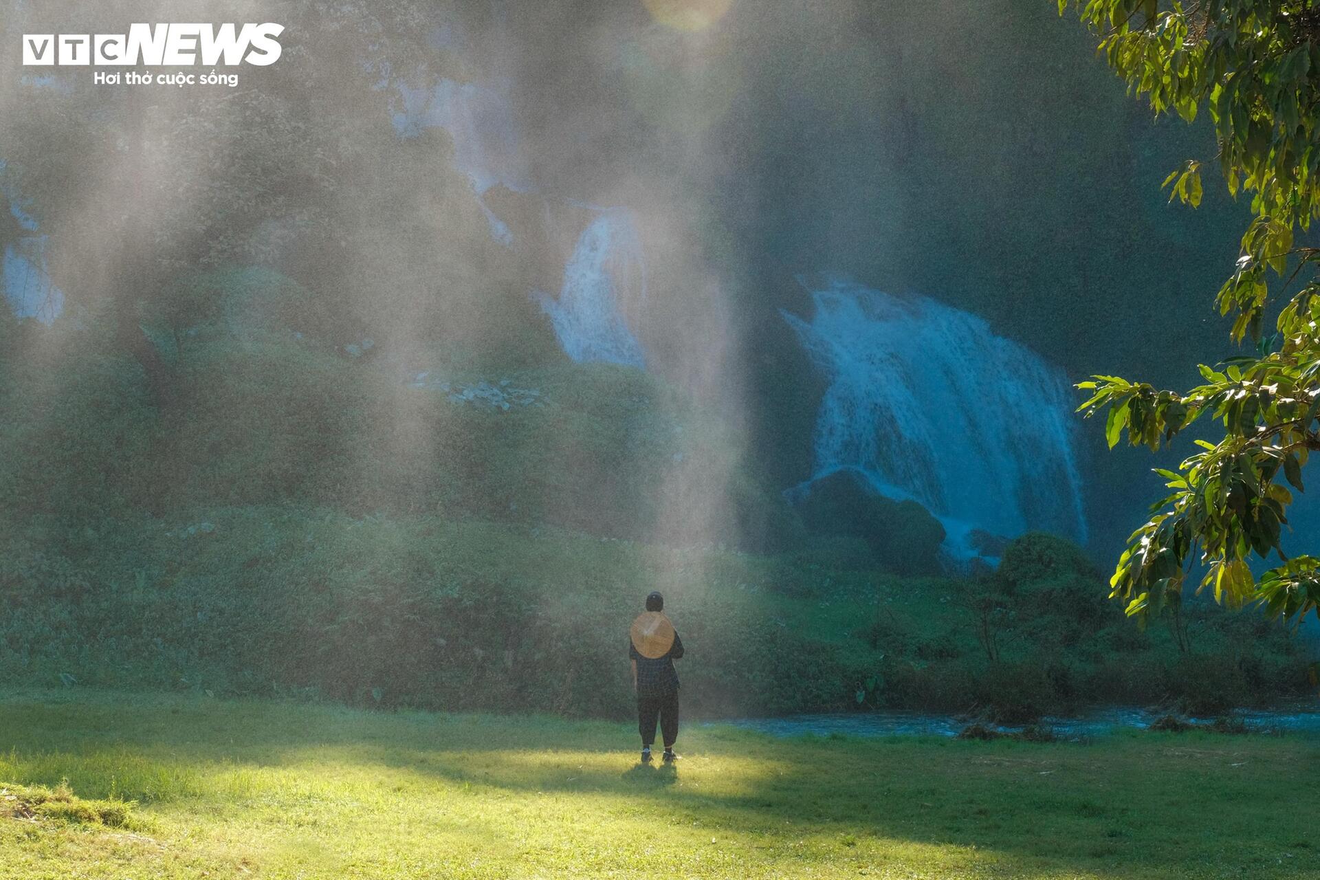 Vẻ hùng vĩ của thác nước lớn nhất Đông Nam Á vào mùa đẹp nhất trong năm - 10