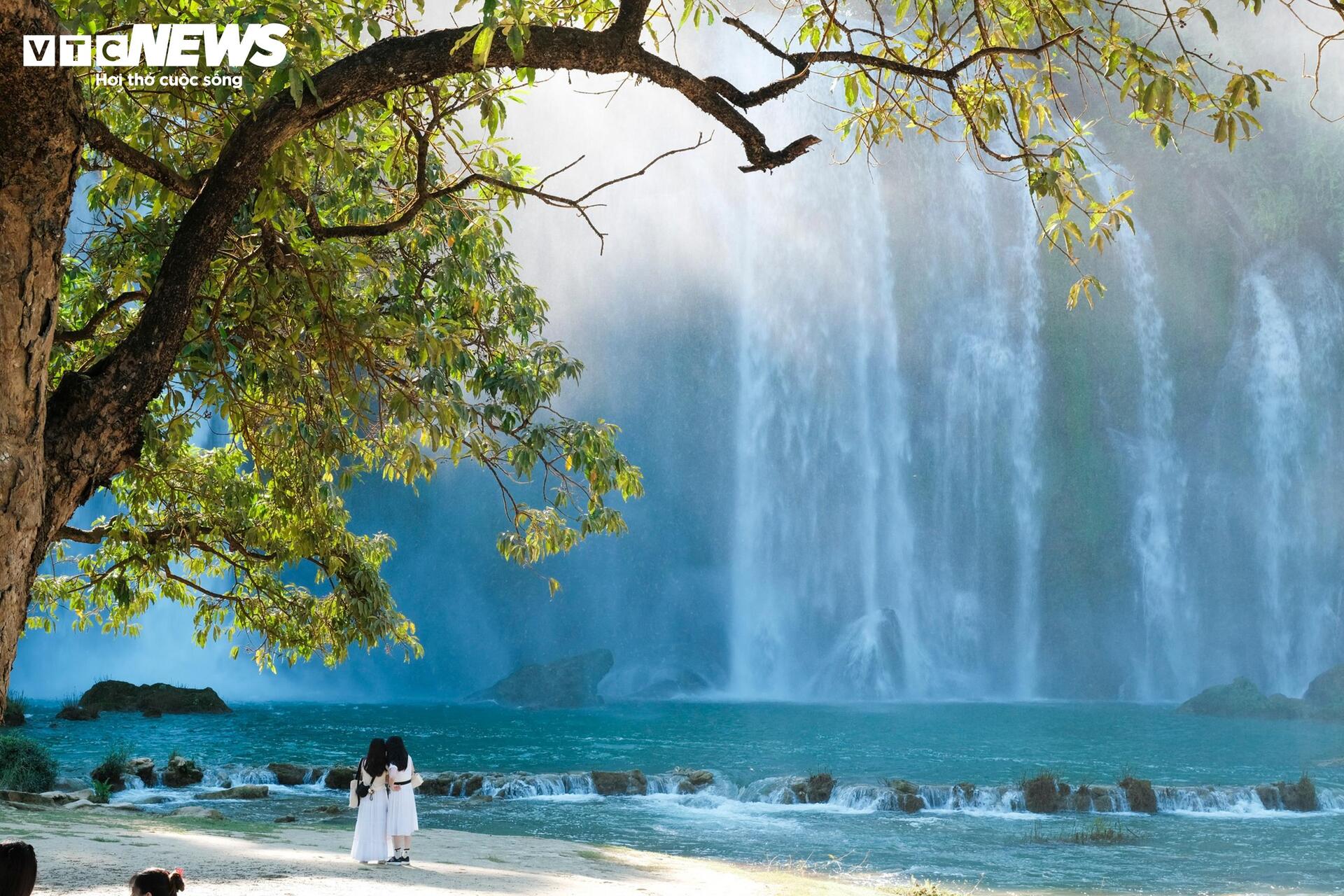 Vẻ hùng vĩ của thác nước lớn nhất Đông Nam Á vào mùa đẹp nhất trong năm - 7