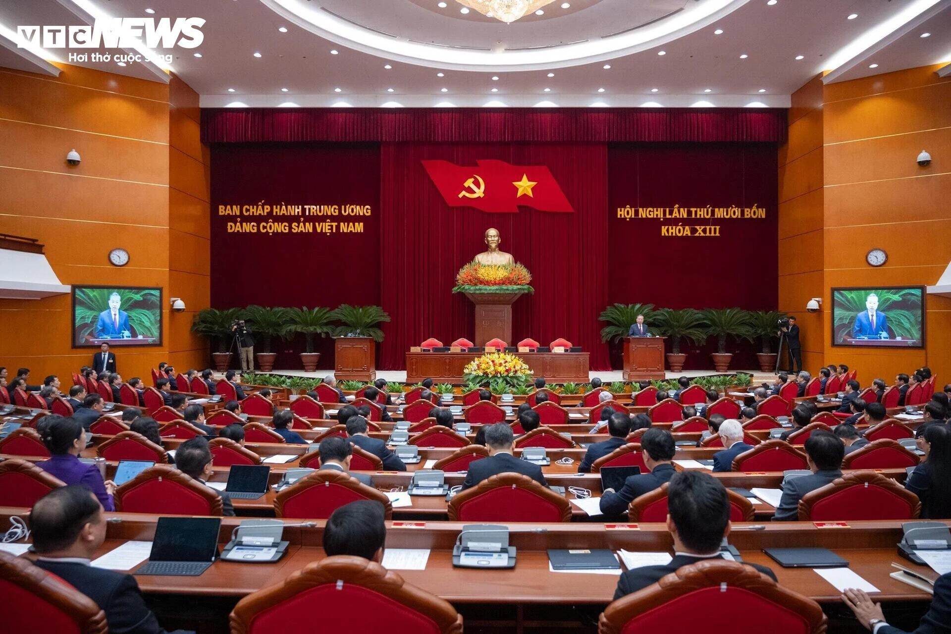 Lãnh đạo không phải người địa phương: Tạo sức bật mới cho phát triển - 1