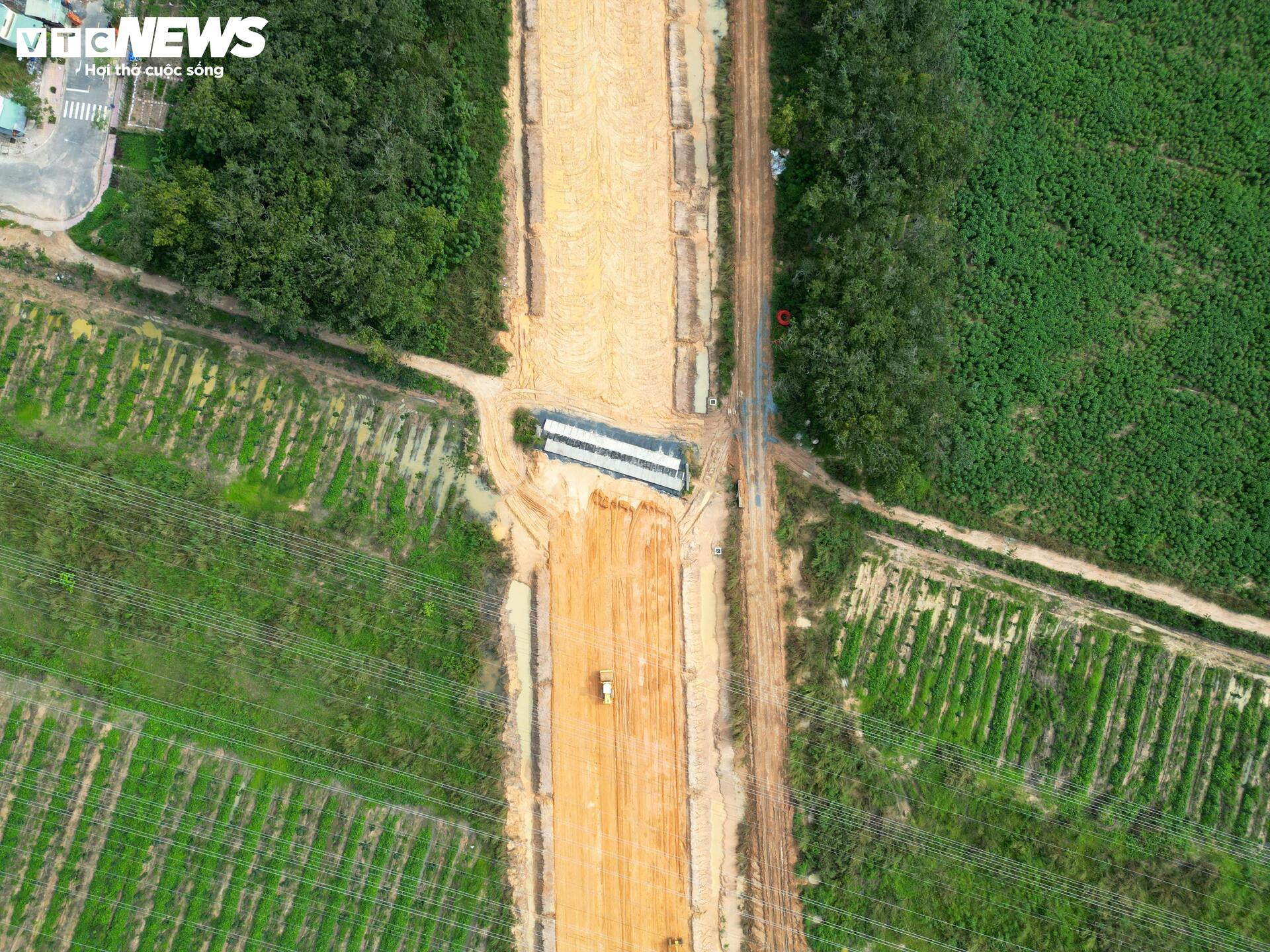 ខណៈថ្ងៃបើកដំណើរការជិតមកដល់ តើផ្លូវល្បឿនលឿន Bien Hoa - Vung Tau ឆ្លងកាត់ Dong Nai យ៉ាងដូចម្តេច? - ៩